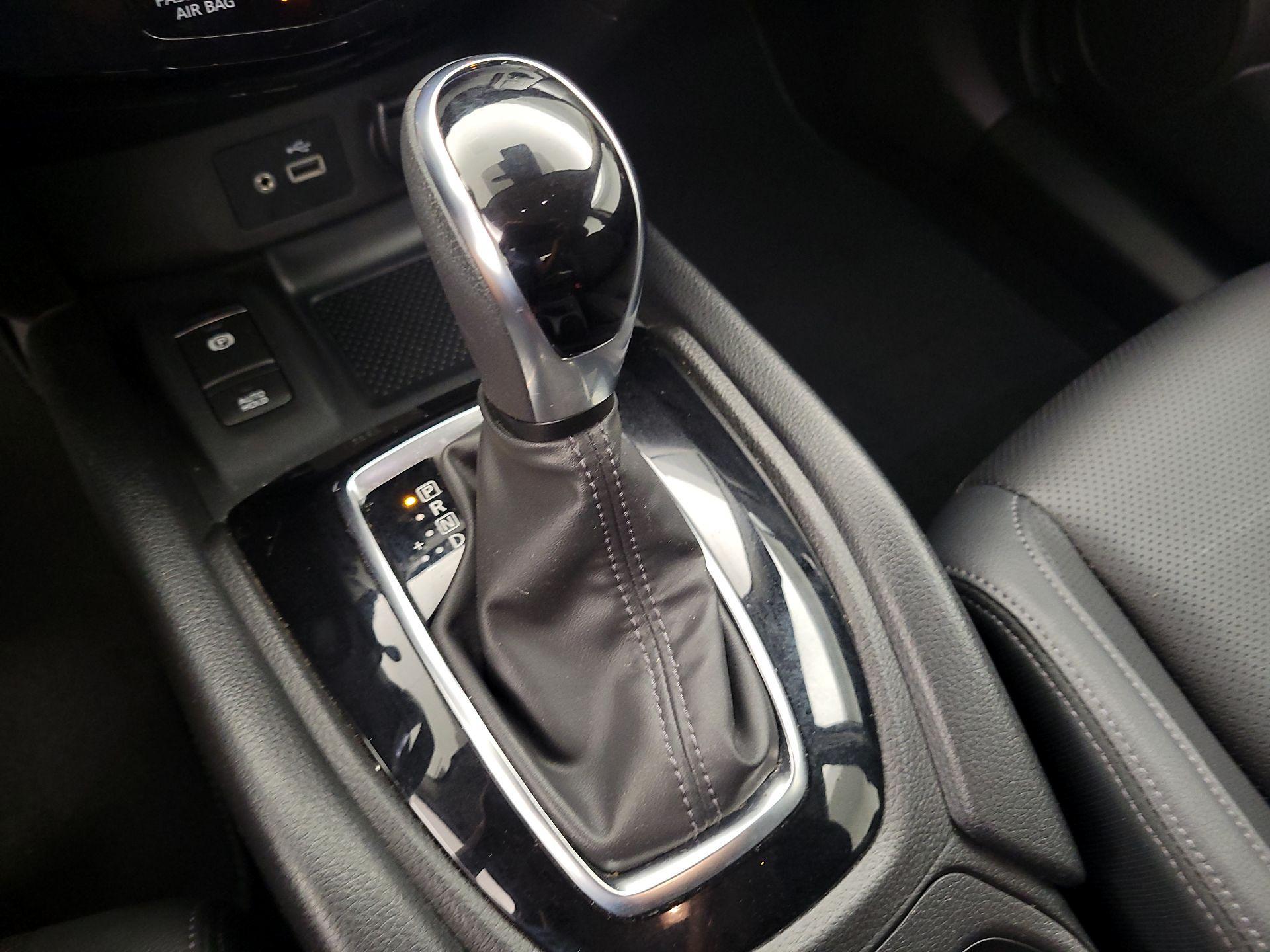 Thumbnail: 2022 Nissan Rogue Sport - 17