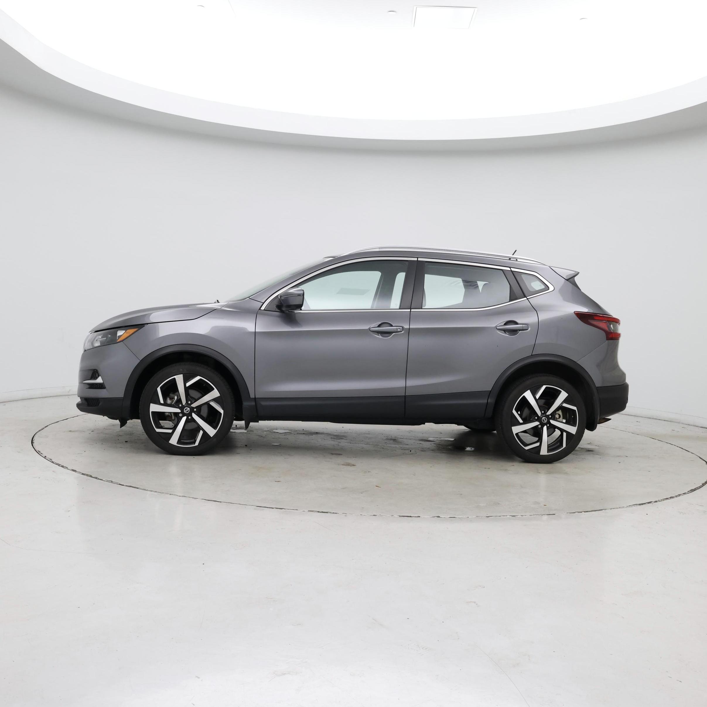 Thumbnail: 2022 Nissan Rogue Sport - 3