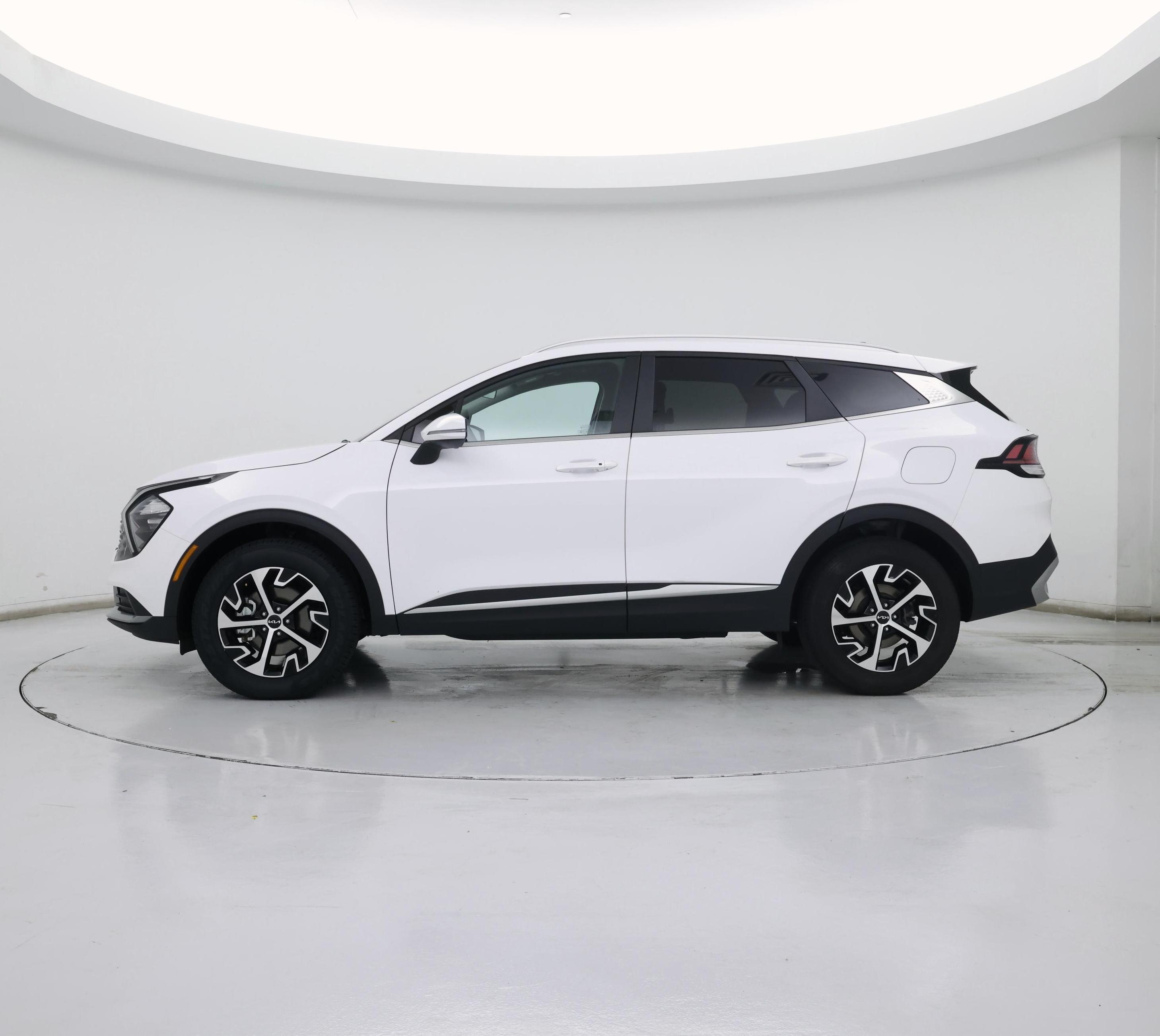 Thumbnail: 2023 Kia Sportage - 3