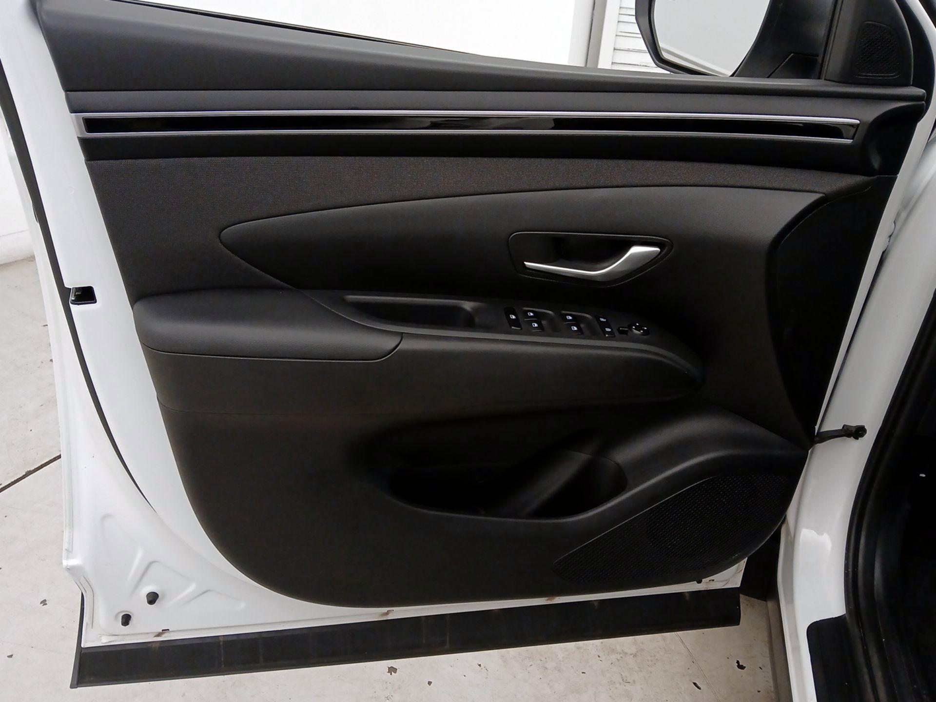 Thumbnail: 2023 Hyundai Tucson - 12