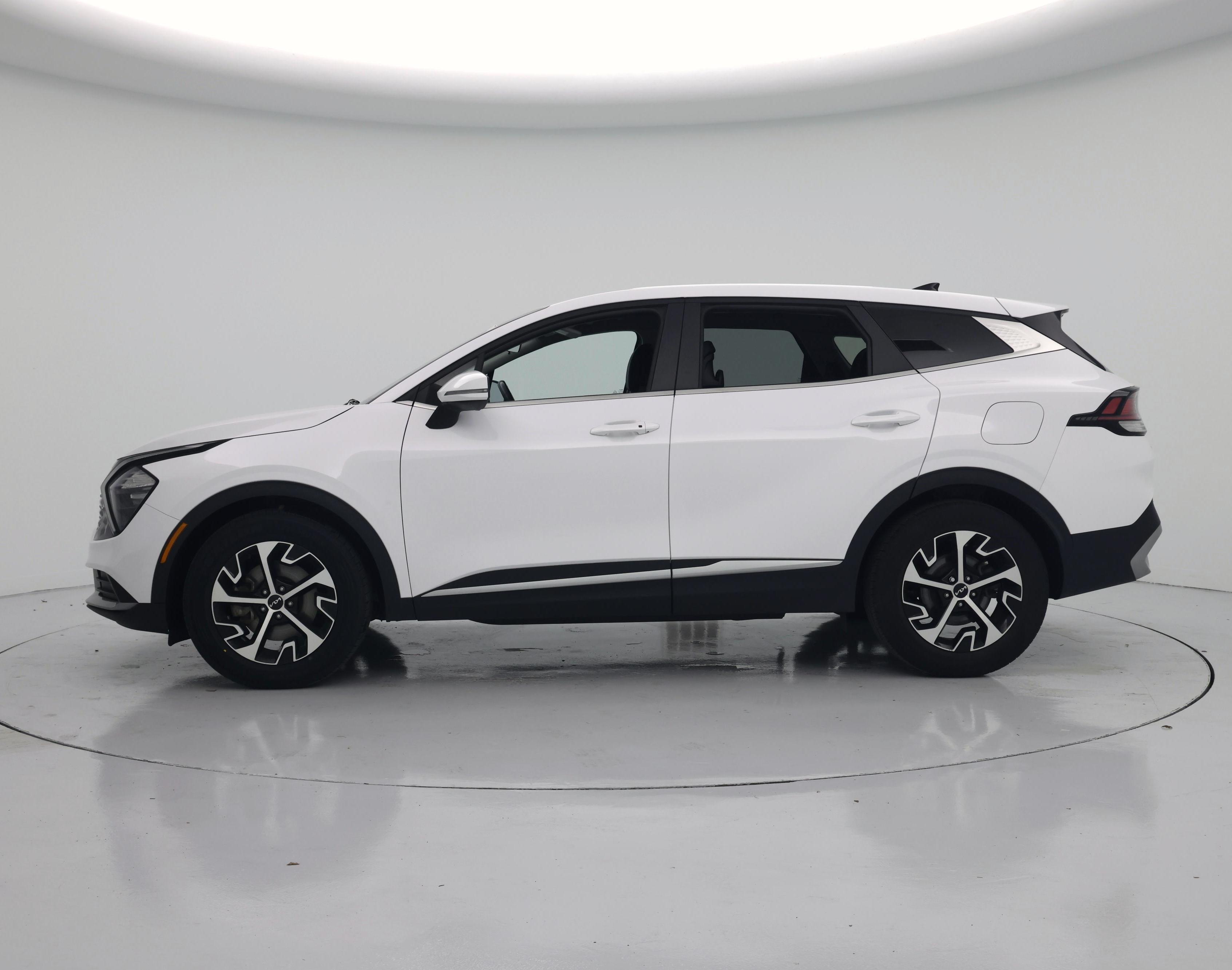 Thumbnail: 2023 Kia Sportage - 3