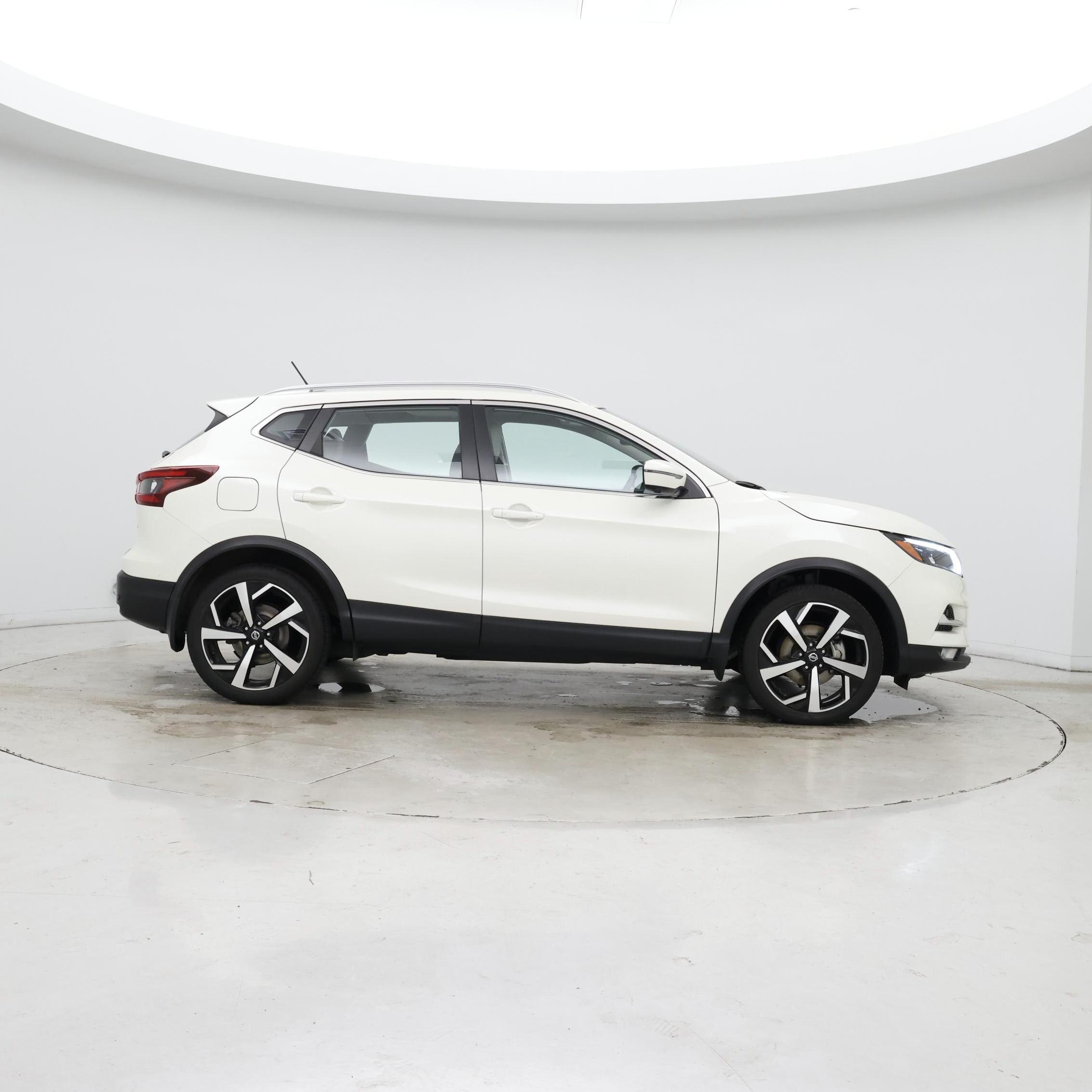Thumbnail: 2022 Nissan Rogue Sport - 7