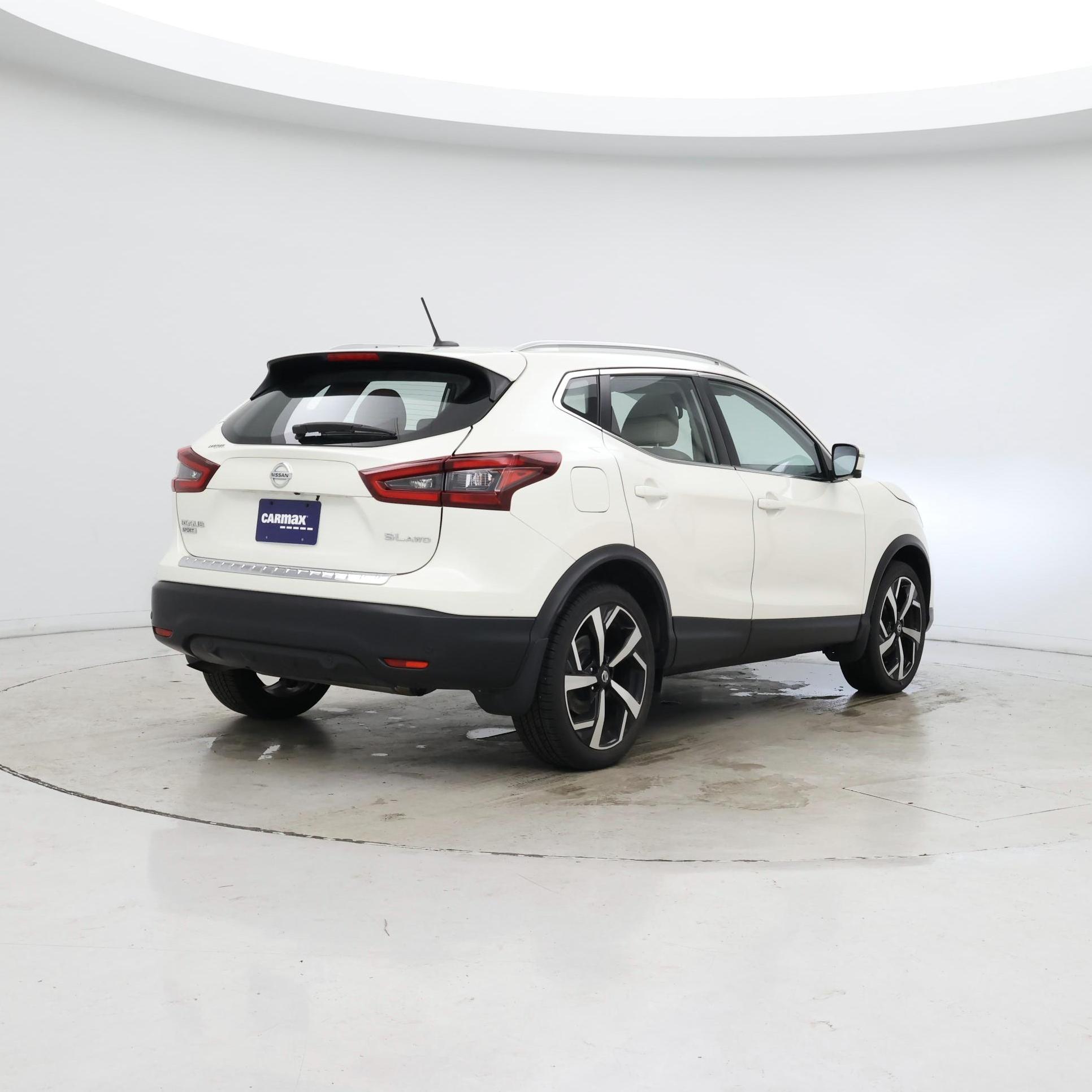 Thumbnail: 2022 Nissan Rogue Sport - 8