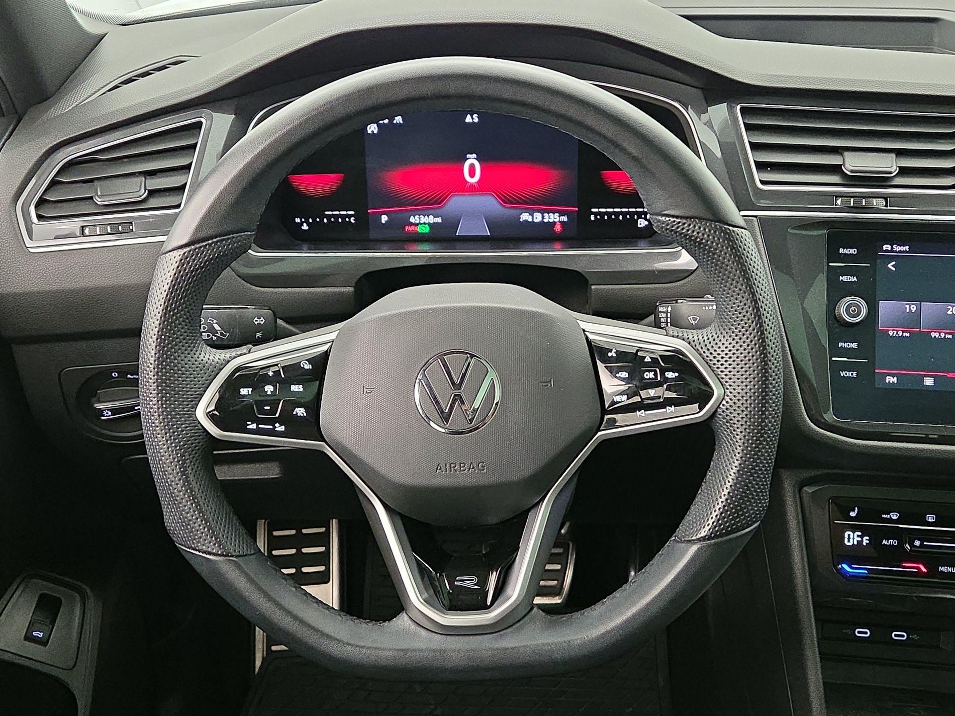 Thumbnail: 2022 Volkswagen Tiguan - 10