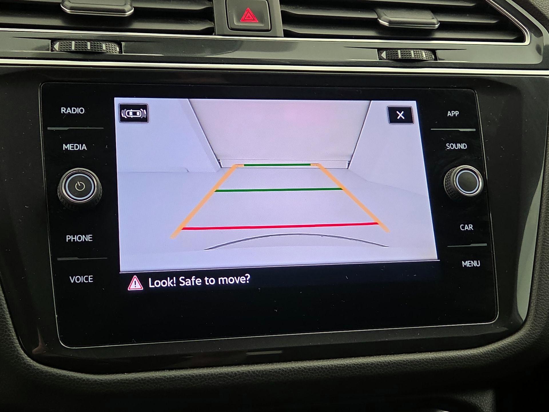 Thumbnail: 2022 Volkswagen Tiguan - 14