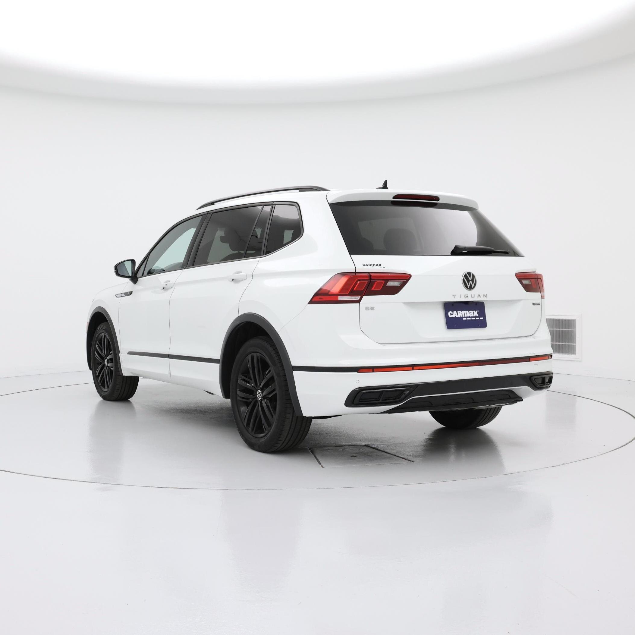 Thumbnail: 2022 Volkswagen Tiguan - 2