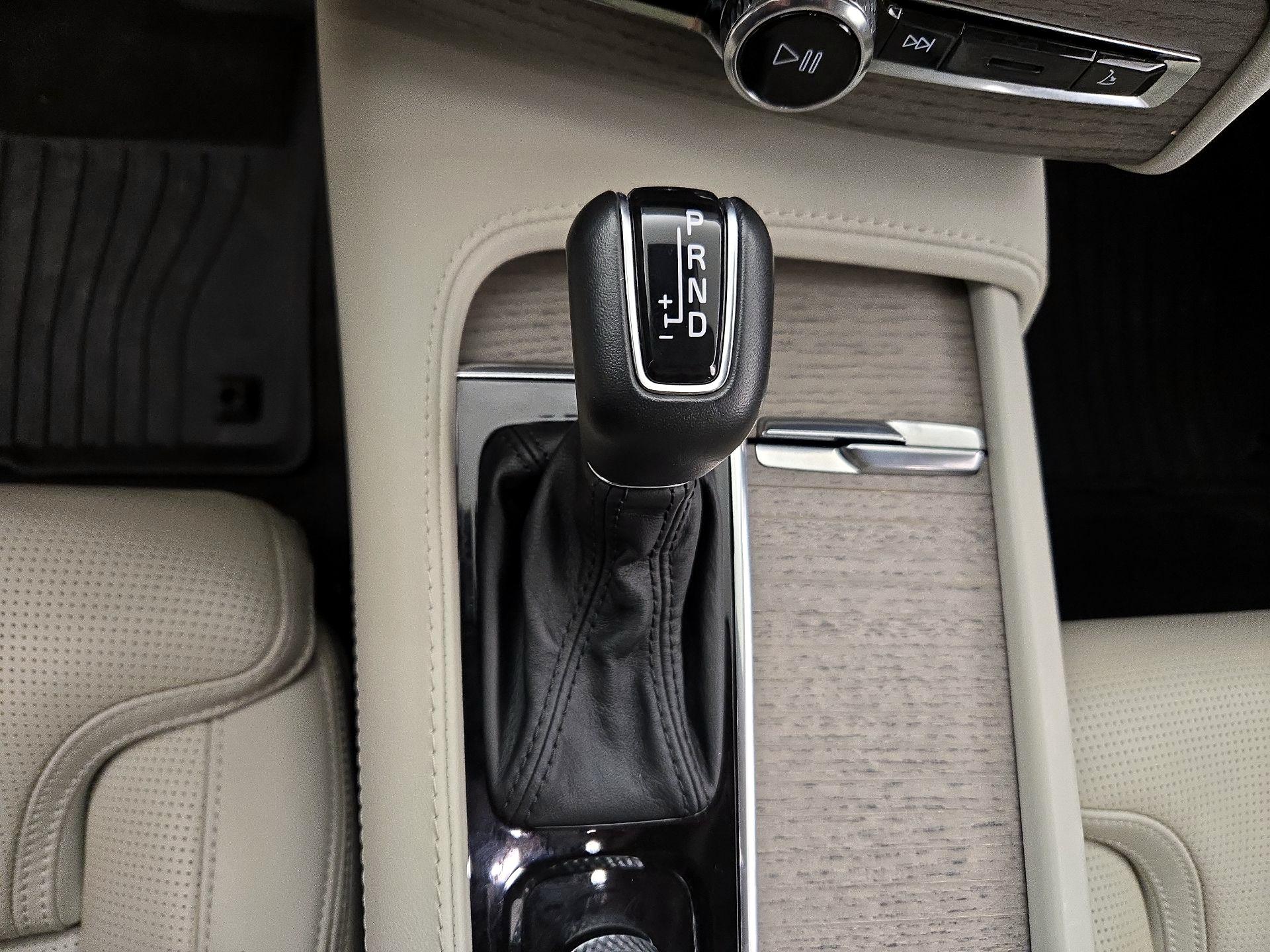 Thumbnail: 2021 Volvo XC90 - 15