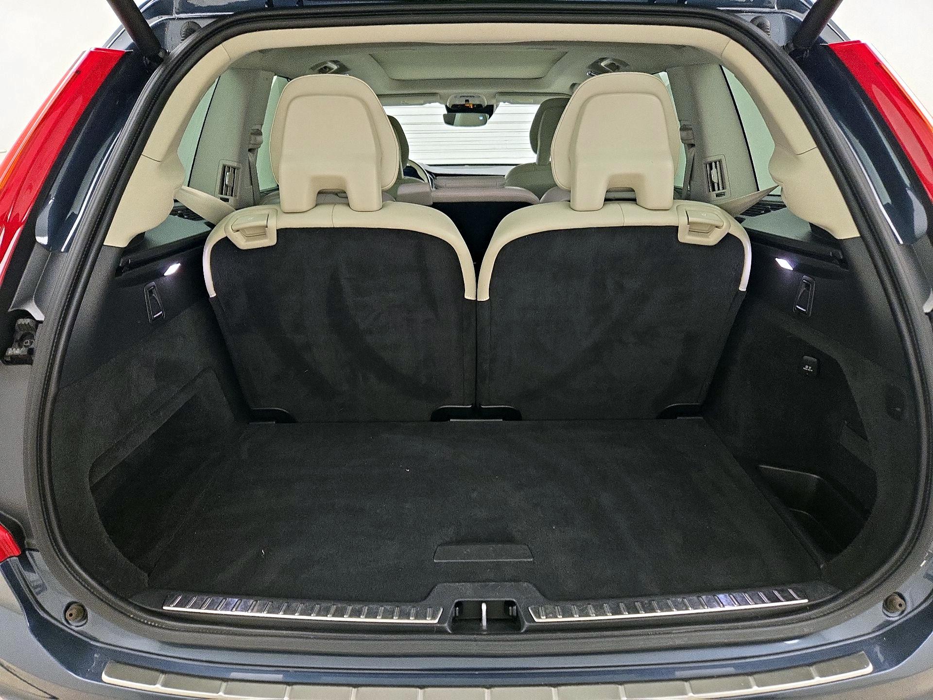 Thumbnail: 2021 Volvo XC90 - 16