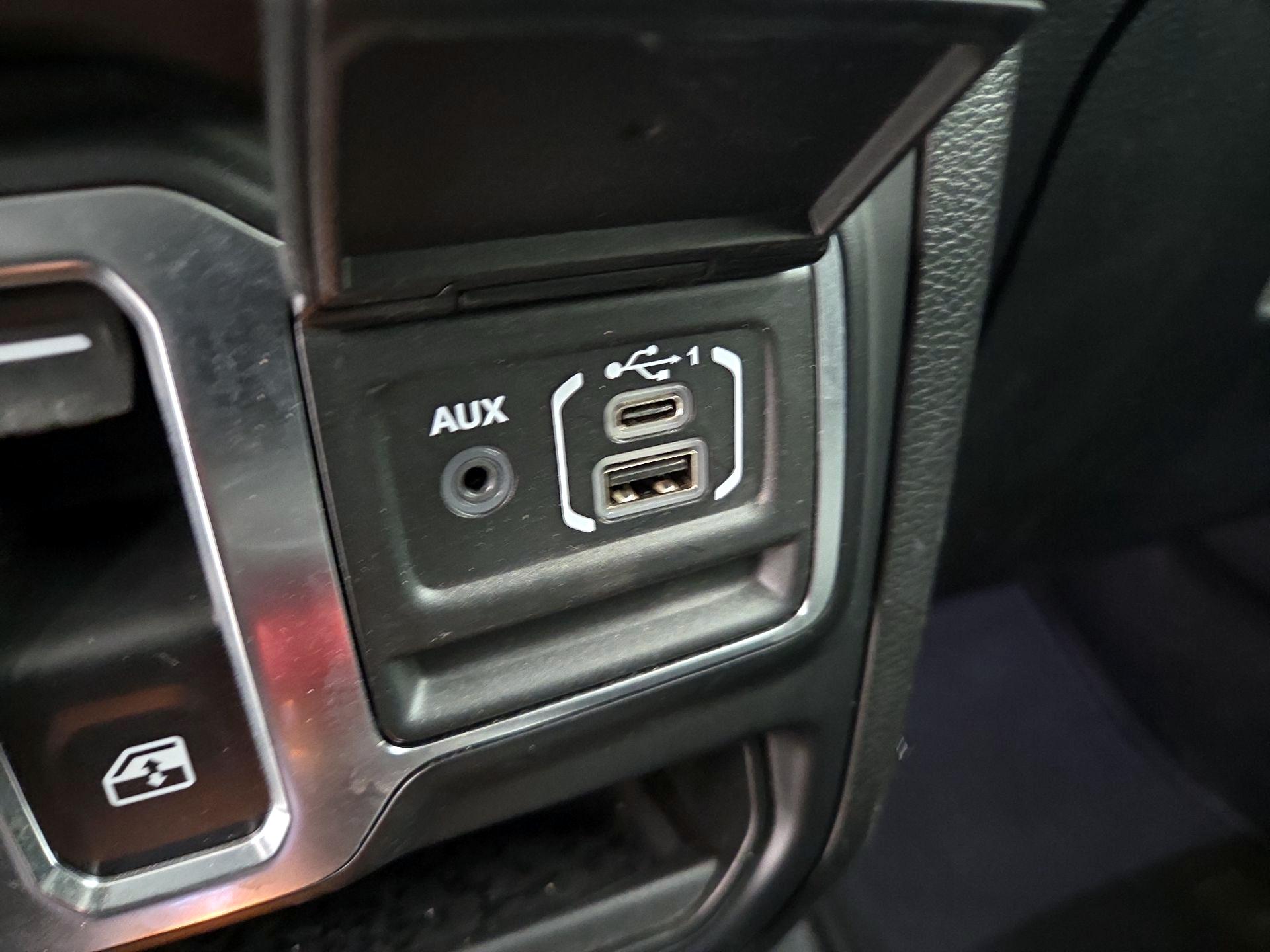 Thumbnail: 2021 Jeep Wrangler - 18