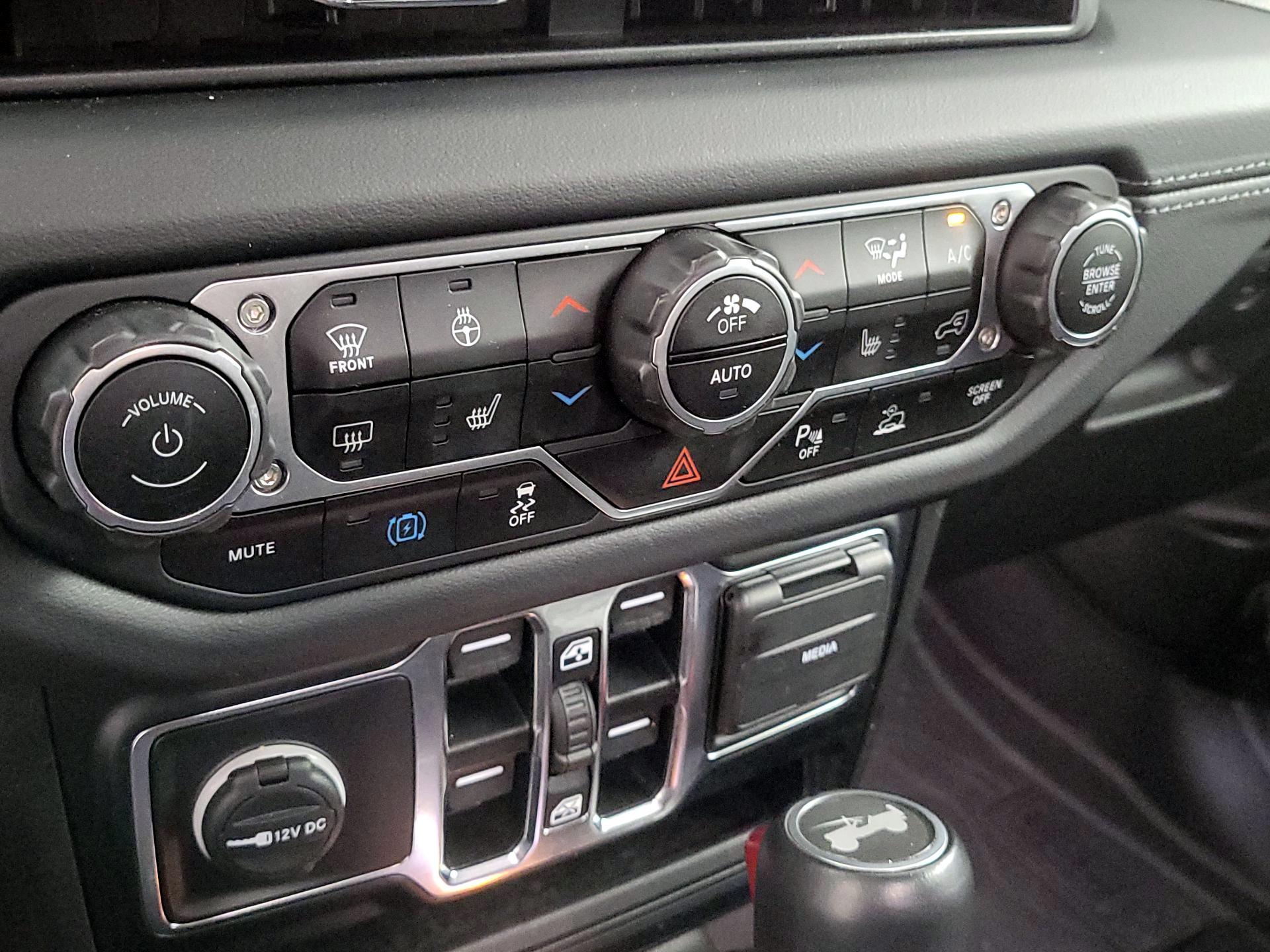 Thumbnail: 2024 Jeep Wrangler - 16