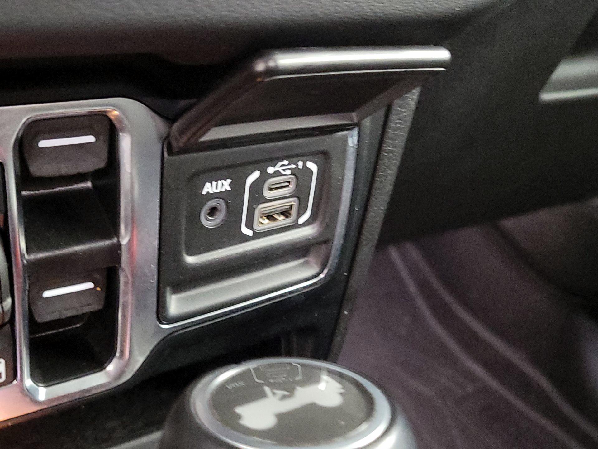 Thumbnail: 2024 Jeep Wrangler - 18