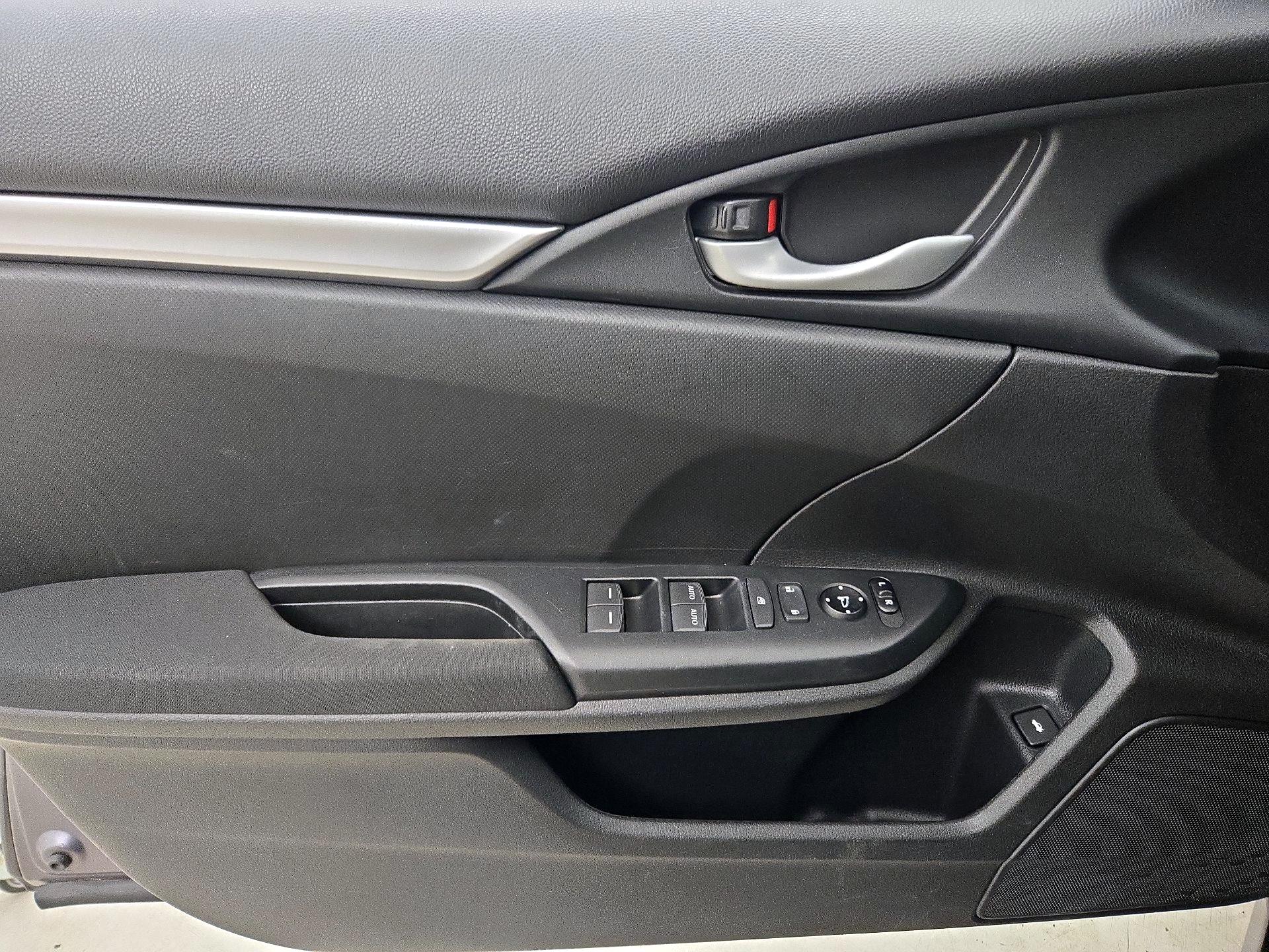 Thumbnail: 2016 Honda Civic - 12