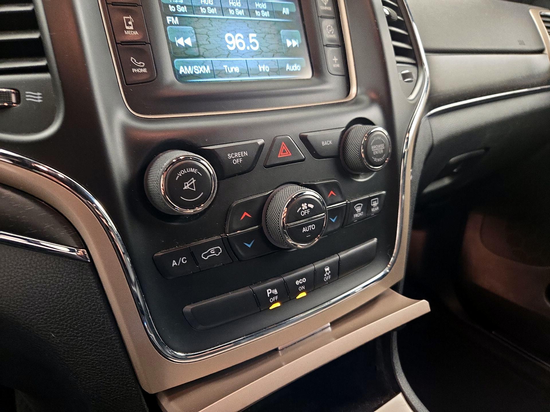 Thumbnail: 2015 Jeep Grand Cherokee - 16