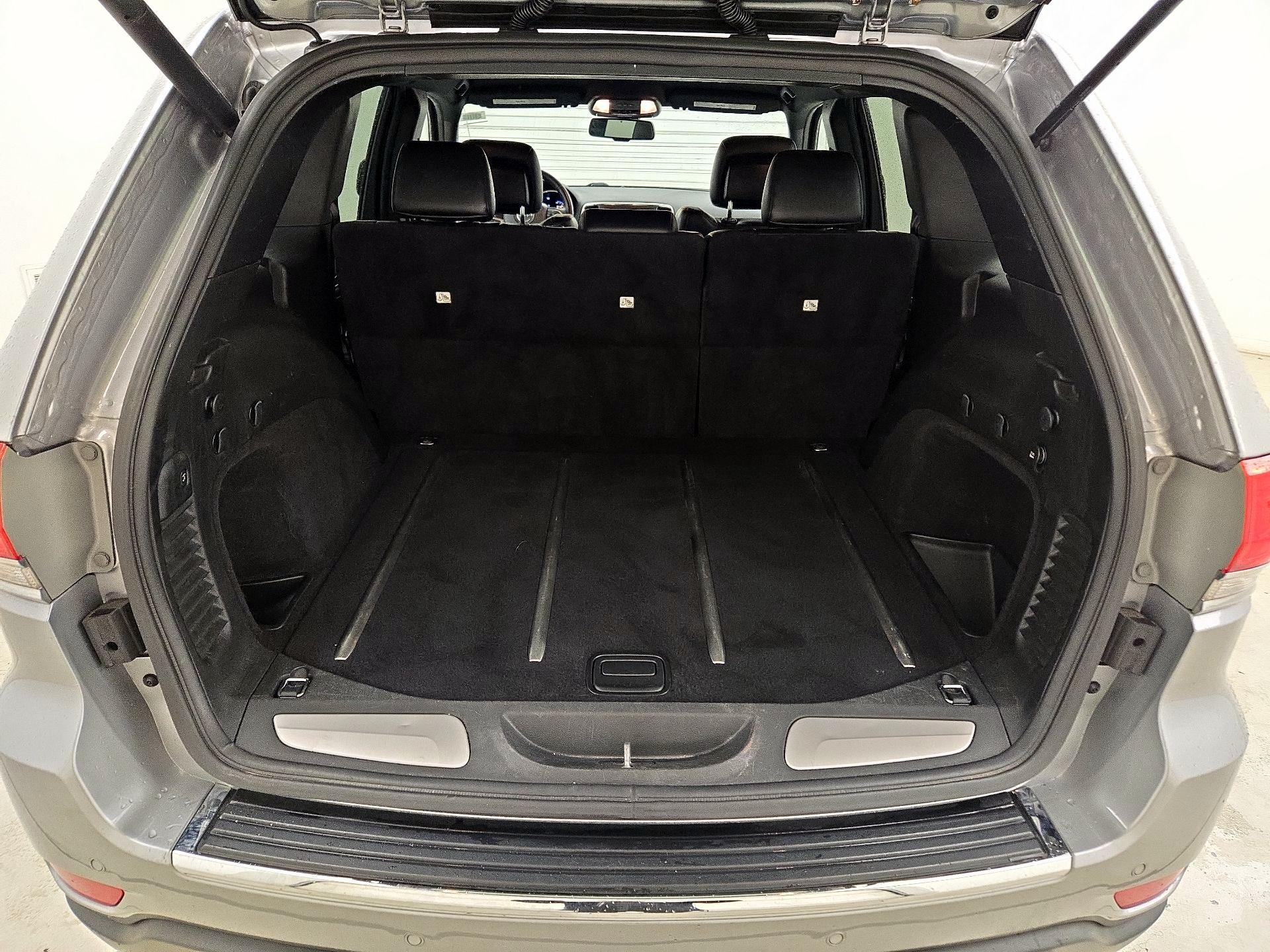Thumbnail: 2015 Jeep Grand Cherokee - 20