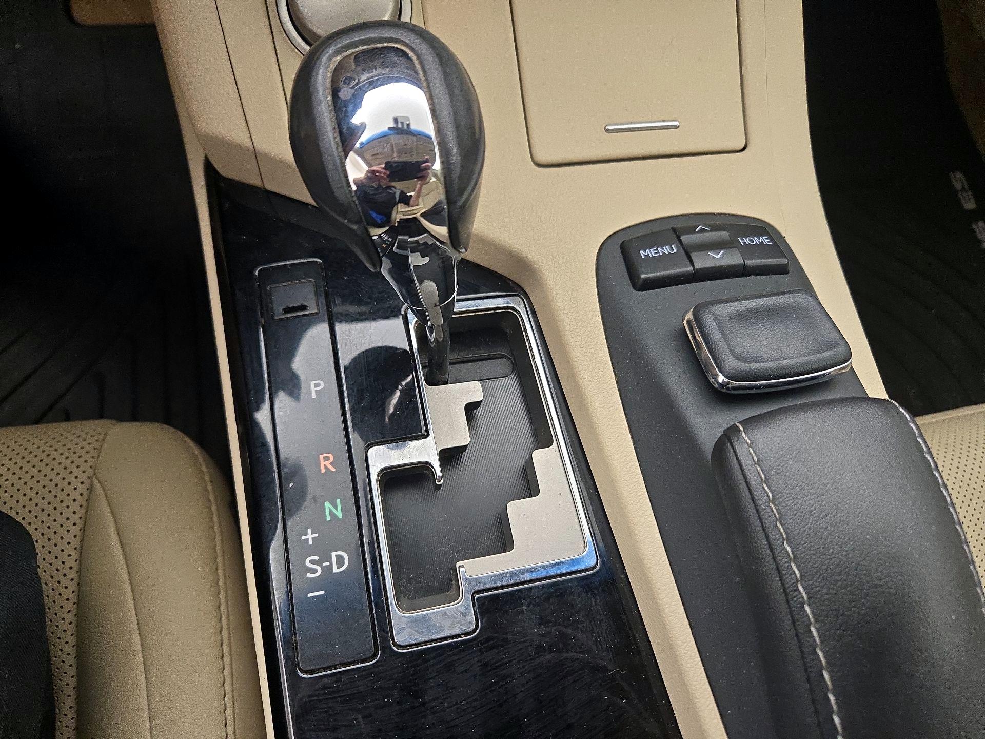 Thumbnail: 2015 Lexus ES - 17