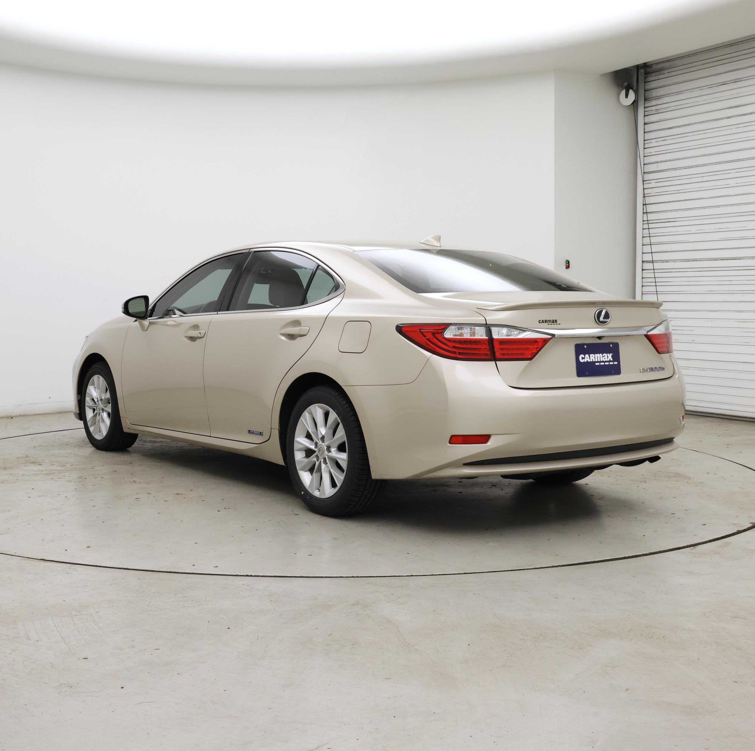Thumbnail: 2015 Lexus ES - 2