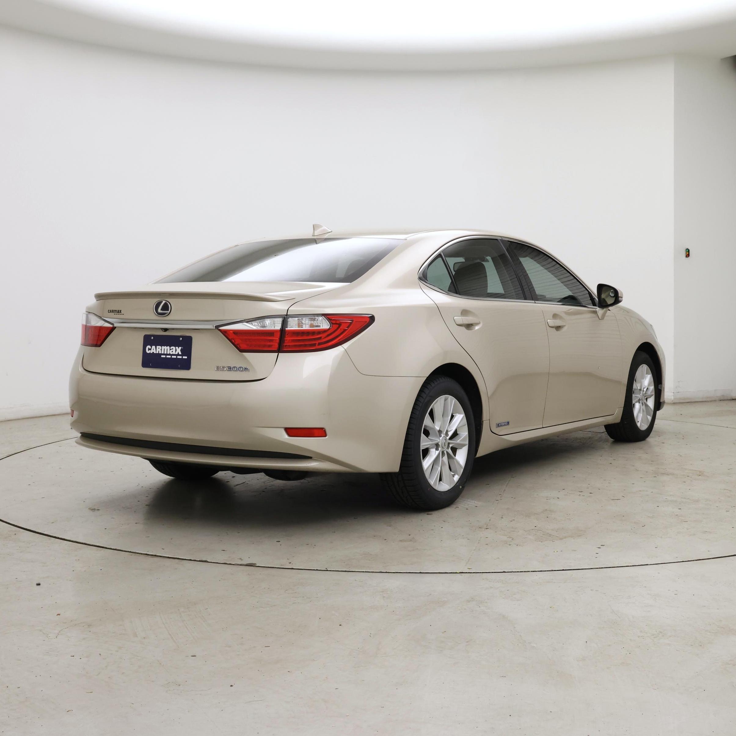 Thumbnail: 2015 Lexus ES - 8