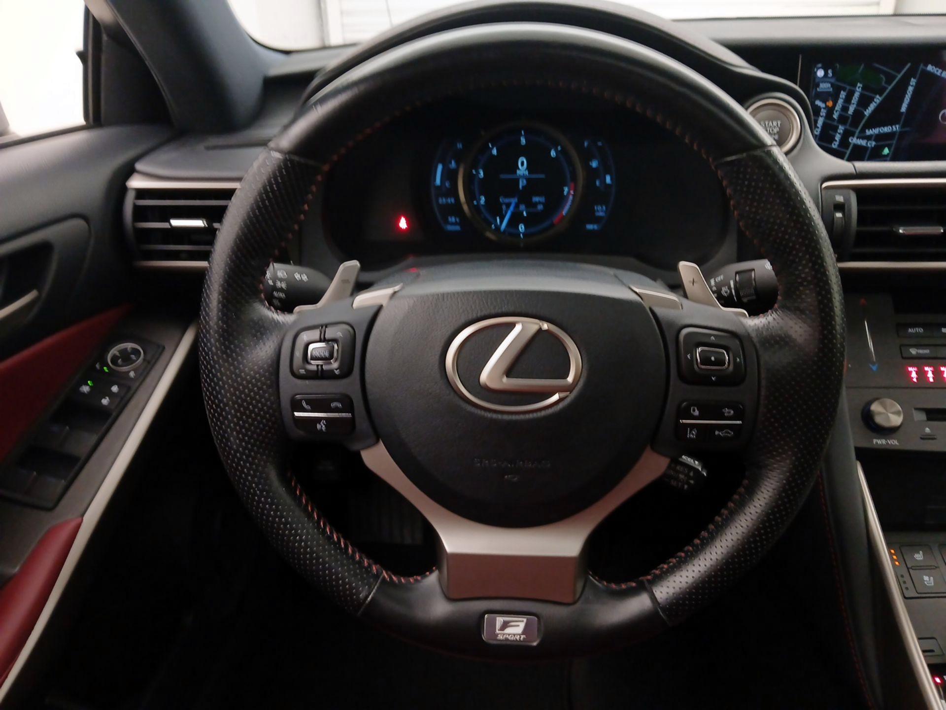 Thumbnail: 2019 Lexus IS - 10