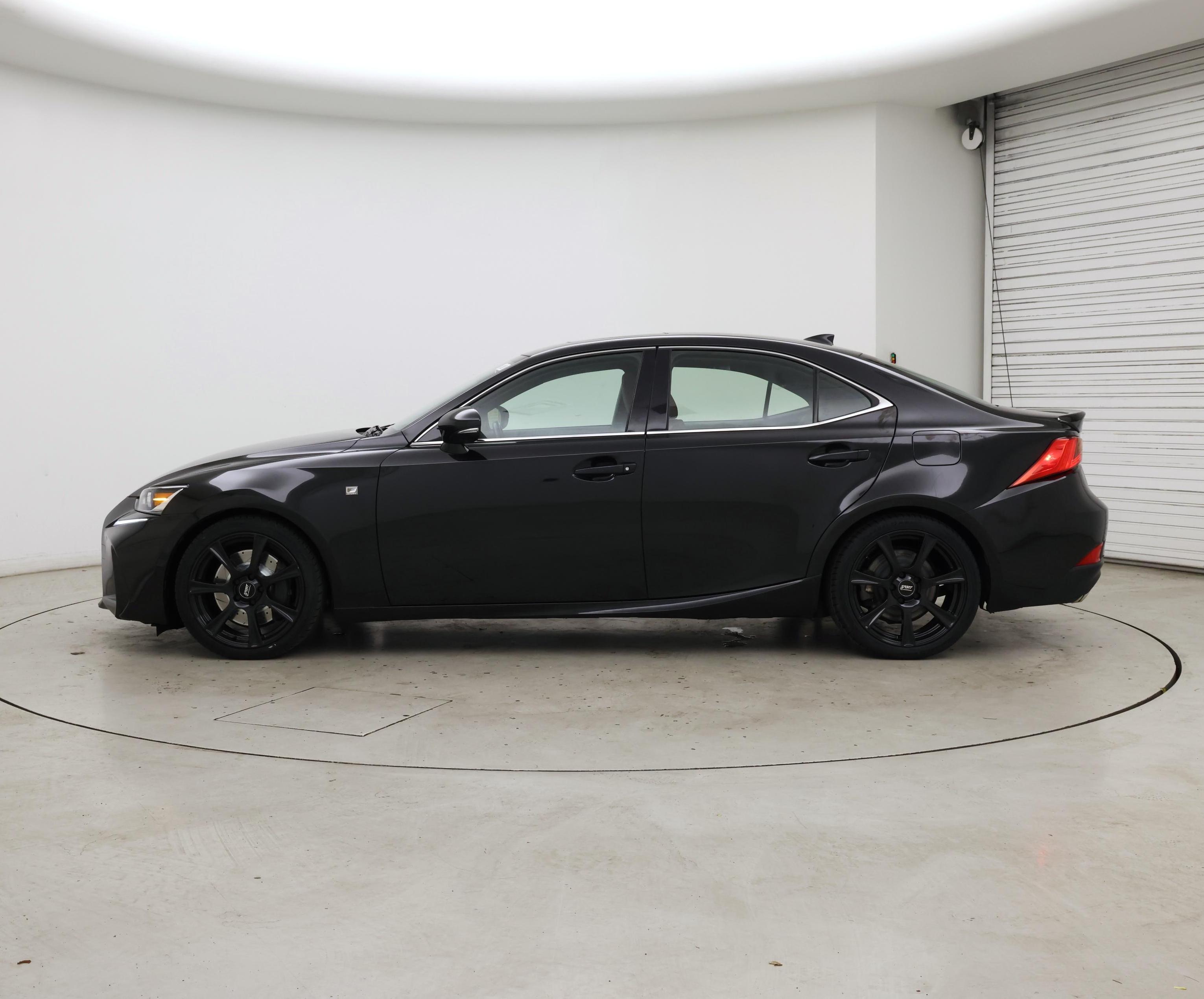 Thumbnail: 2019 Lexus IS - 3