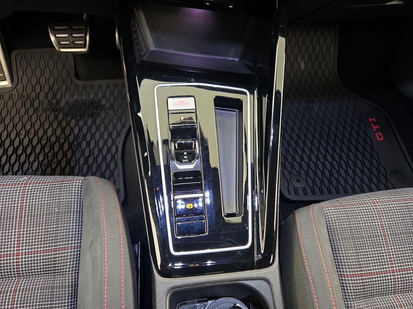 2024 Volkswagen Golf GTI S - Photo 18