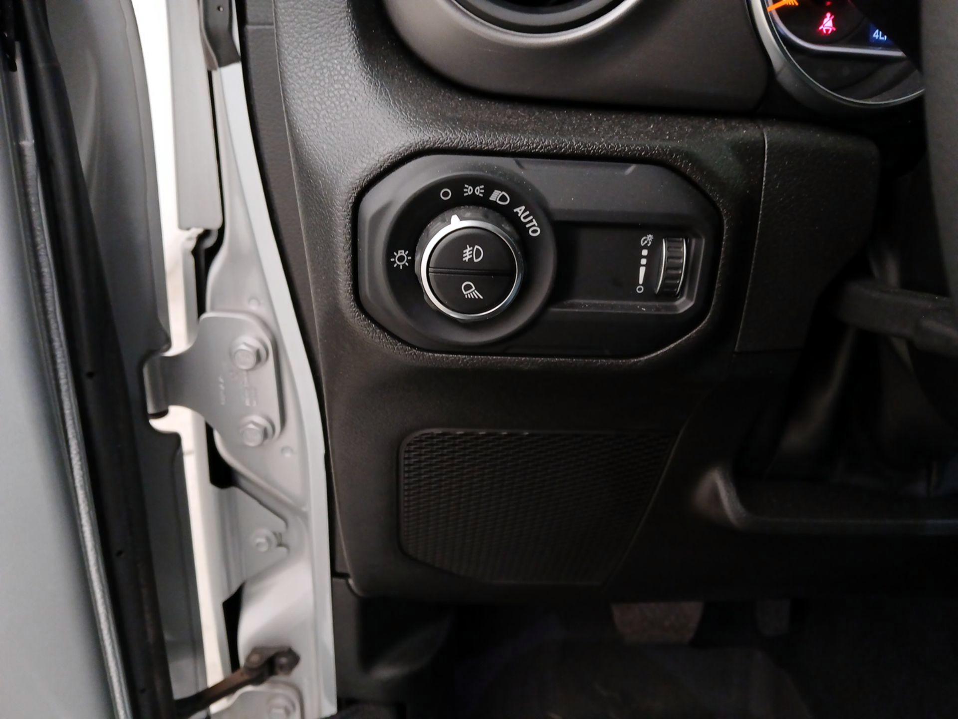 Thumbnail: 2023 Jeep Gladiator - 13