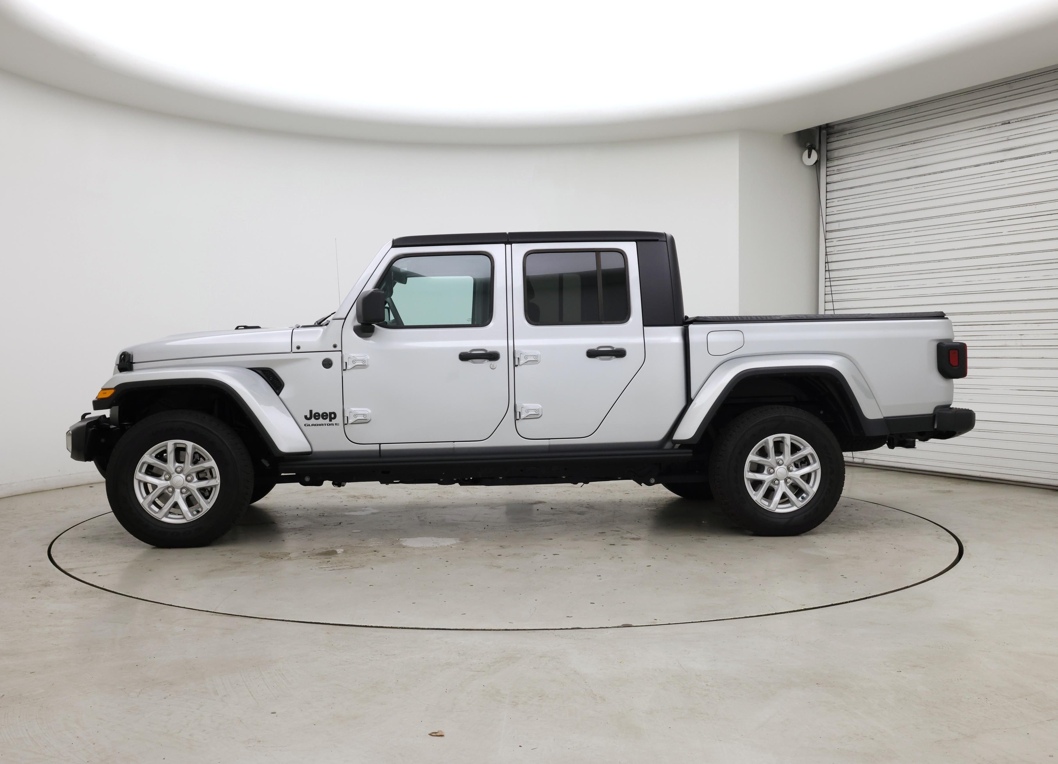 Thumbnail: 2023 Jeep Gladiator - 3