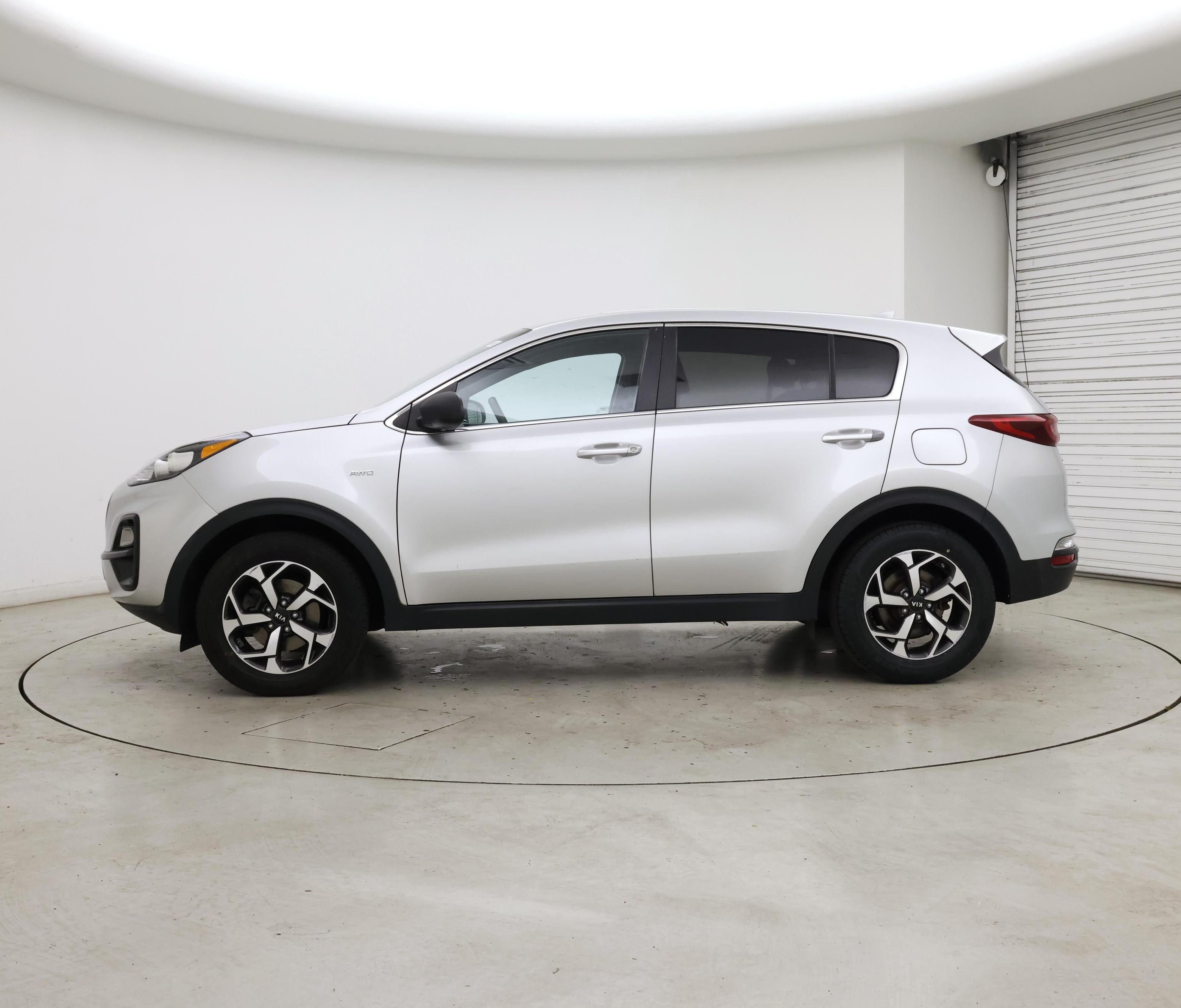 Thumbnail: 2020 Kia Sportage - 3