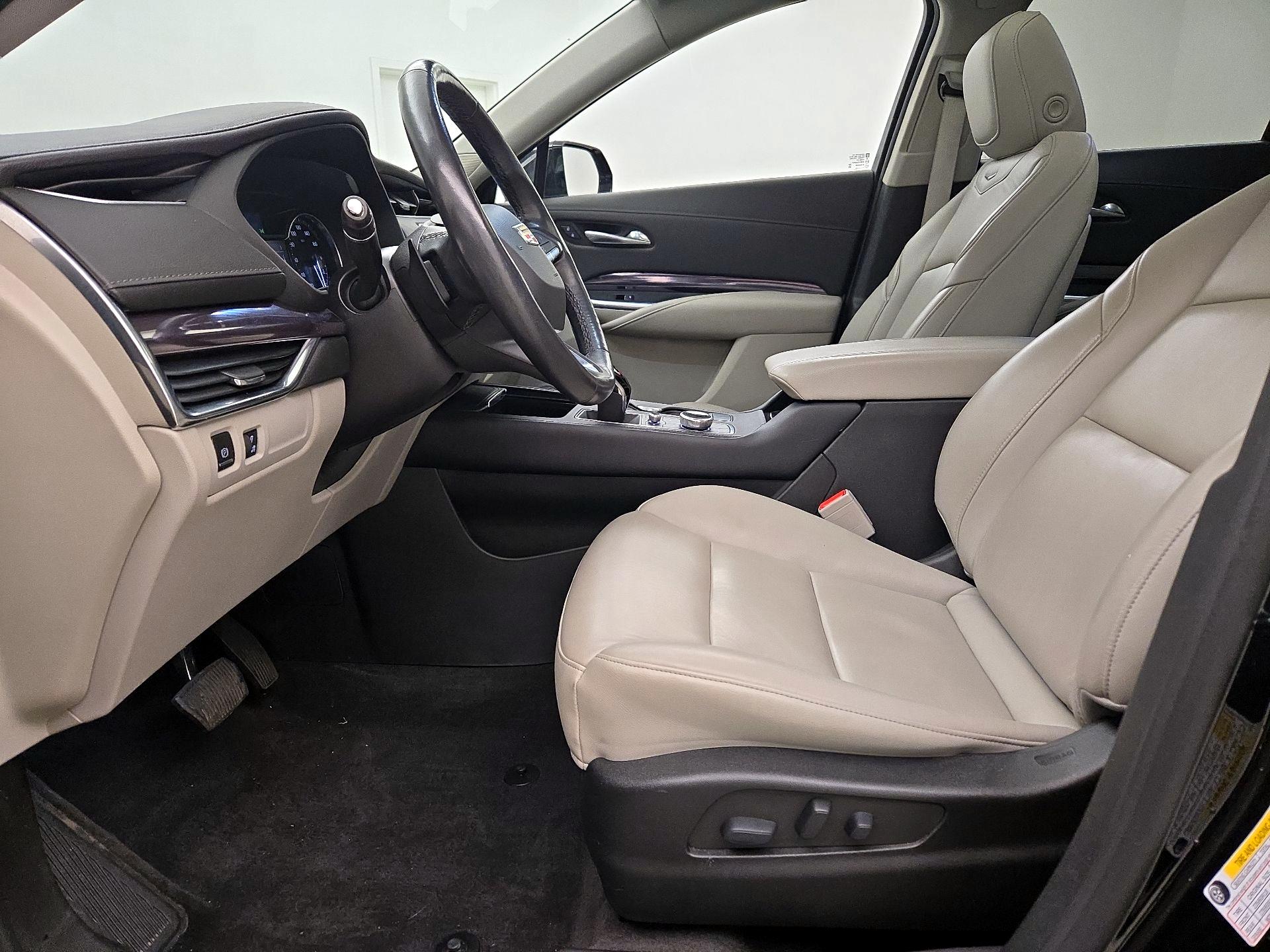 Thumbnail: 2021 Cadillac XT4 - 11