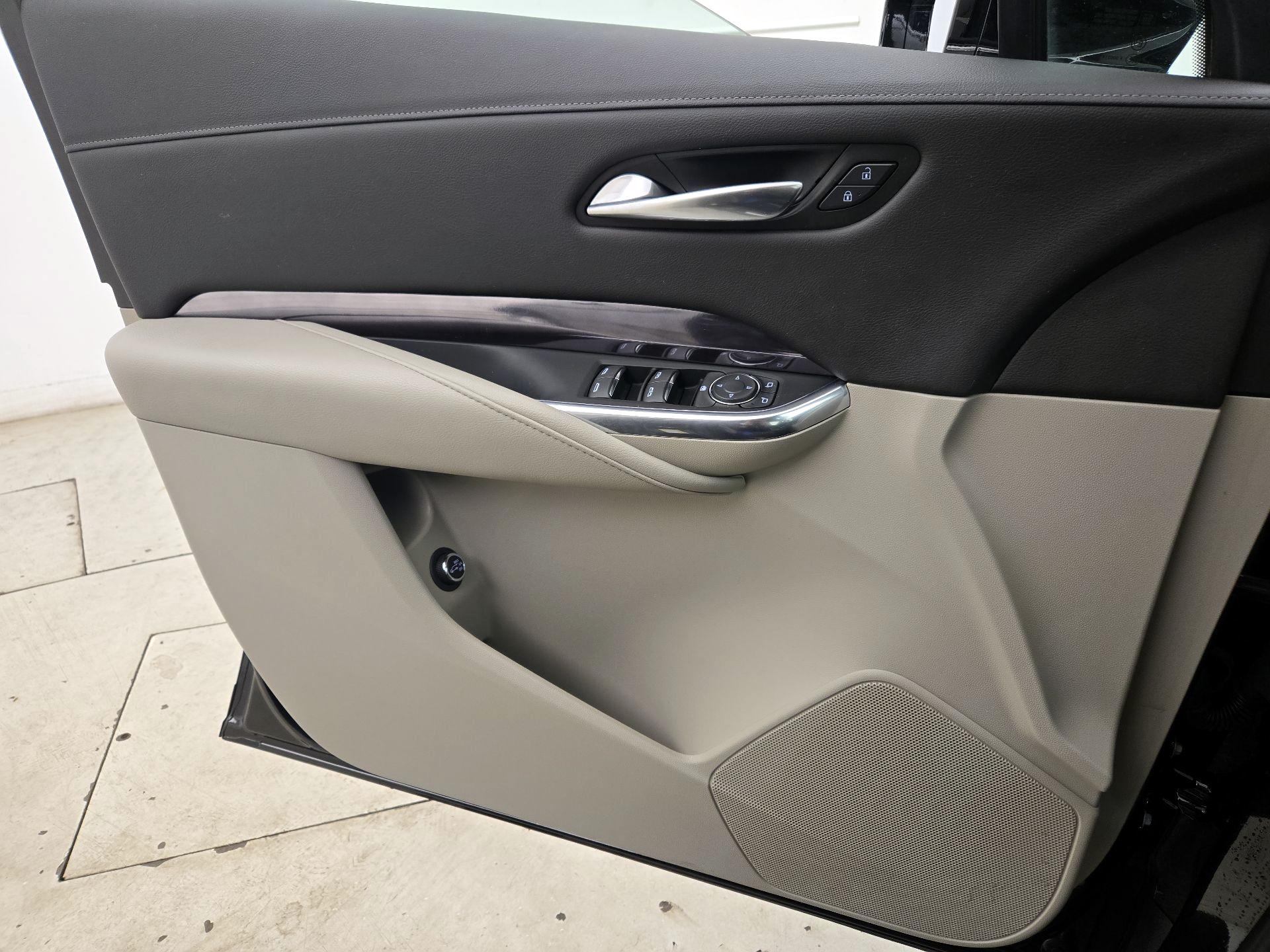 Thumbnail: 2021 Cadillac XT4 - 12
