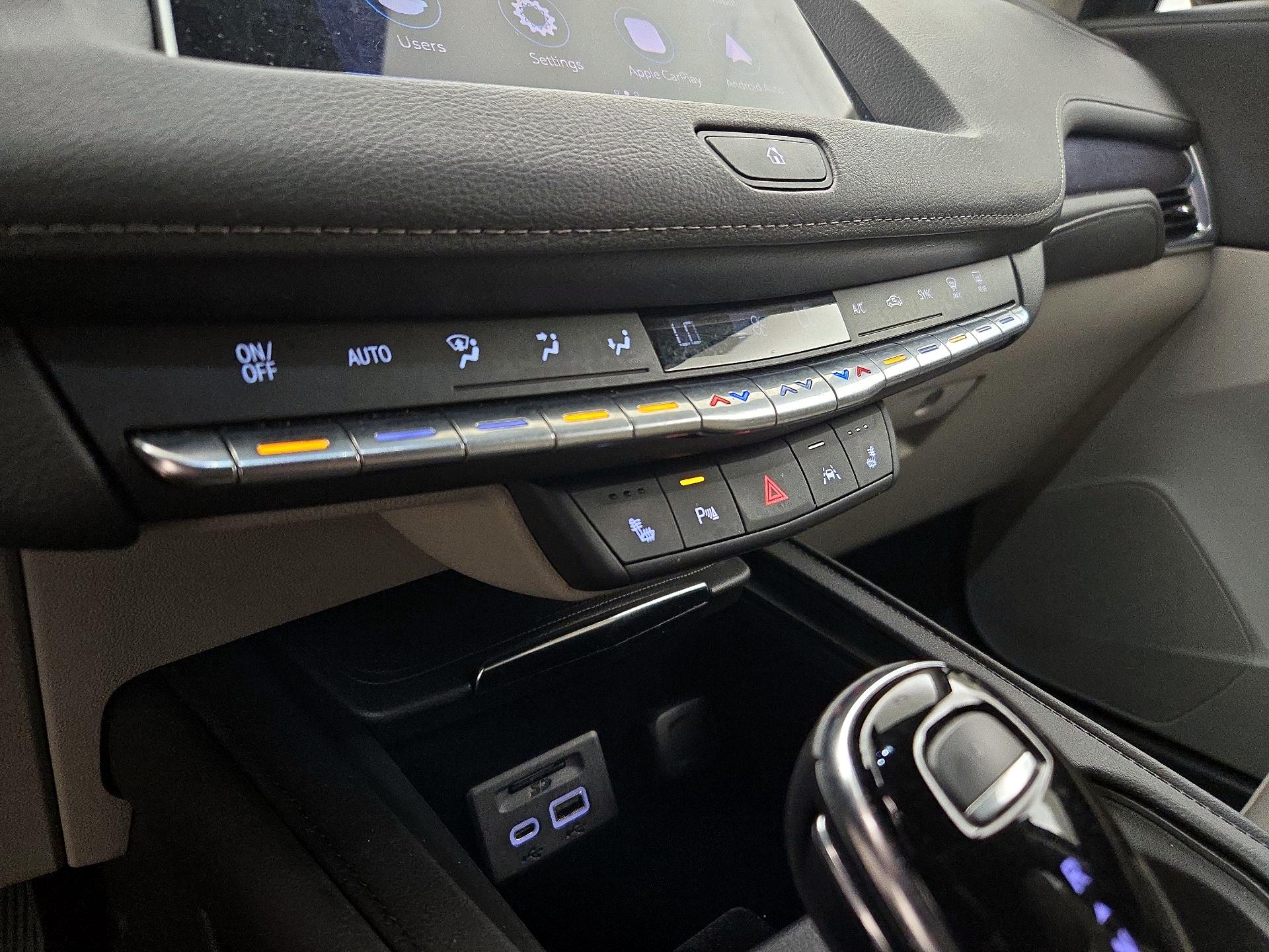 Thumbnail: 2021 Cadillac XT4 - 17