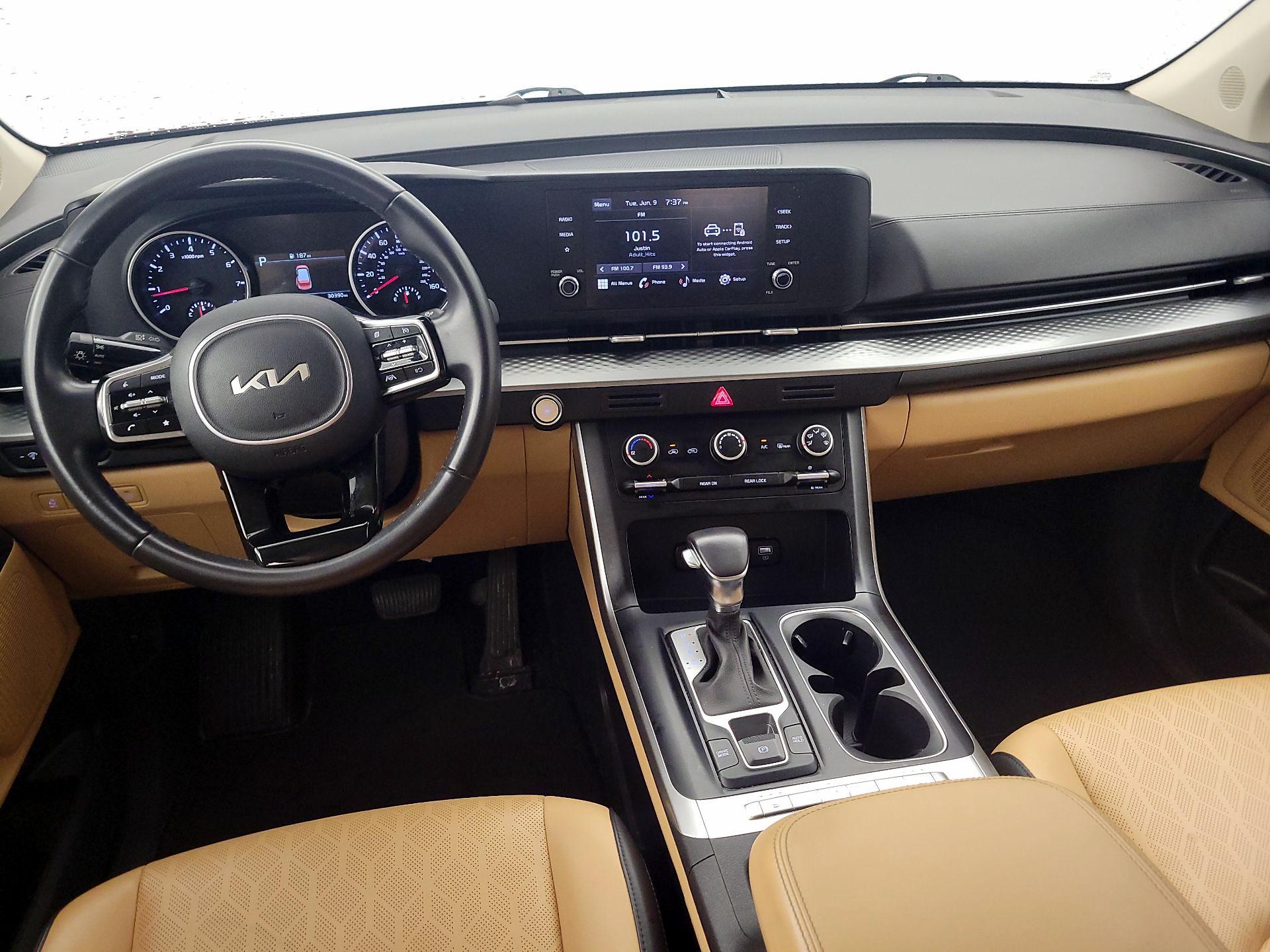 Thumbnail: 2023 Kia Carnival - 9
