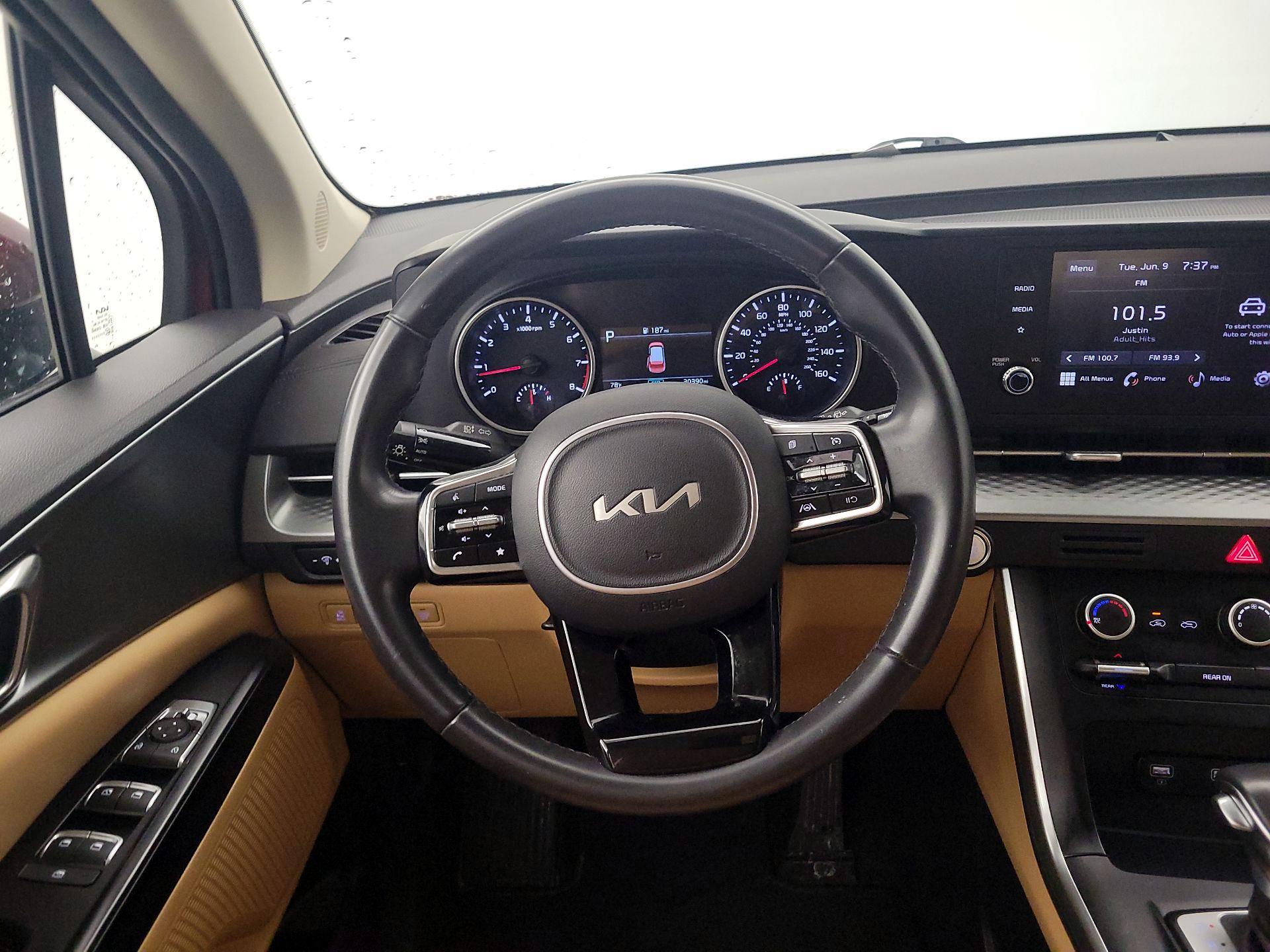 Thumbnail: 2023 Kia Carnival - 10