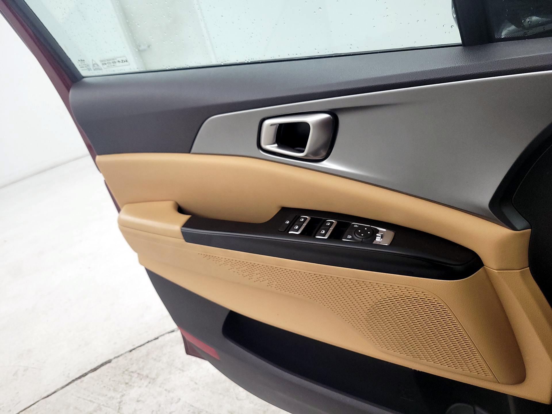 Thumbnail: 2023 Kia Carnival - 12