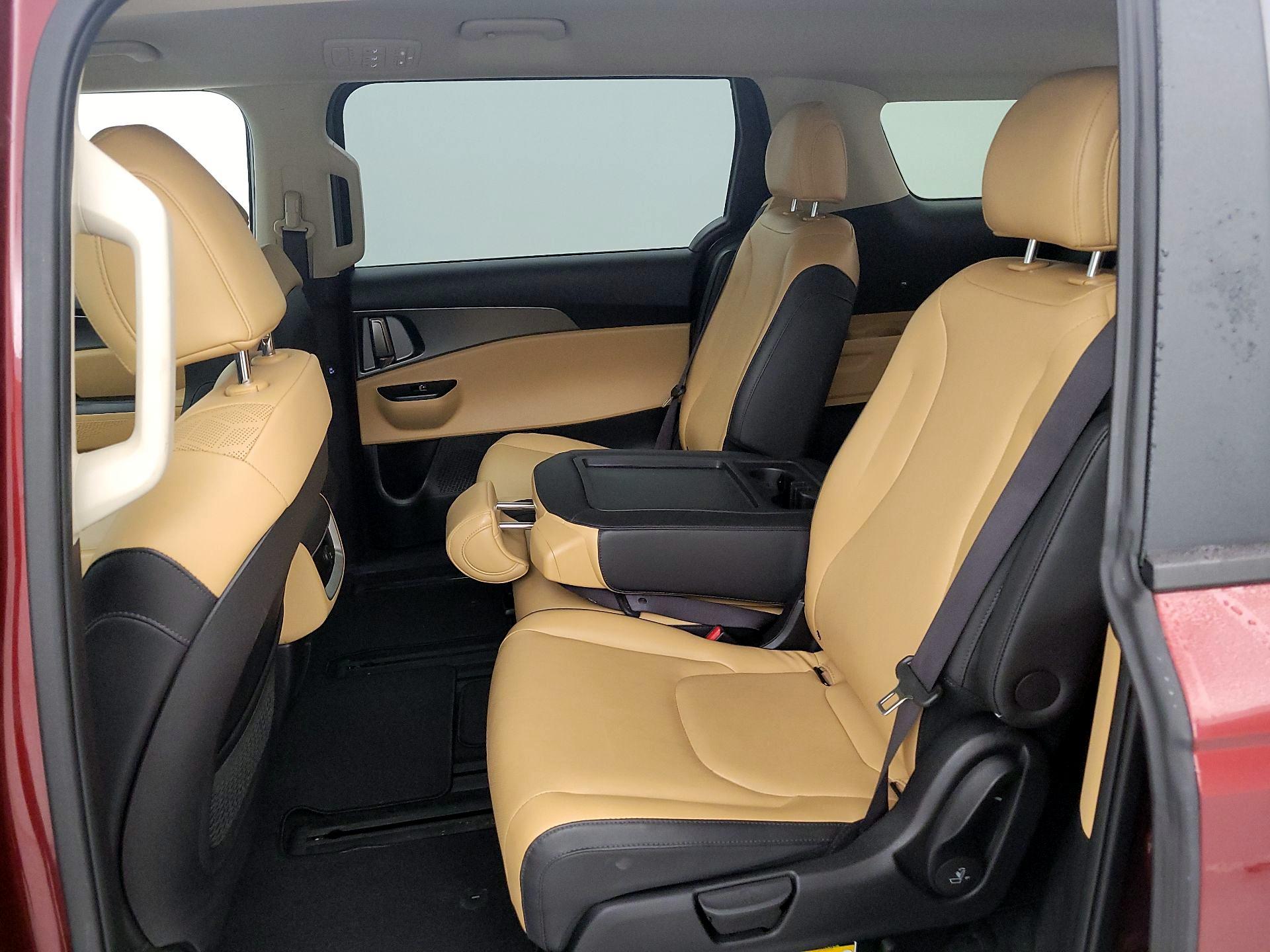 Thumbnail: 2023 Kia Carnival - 19