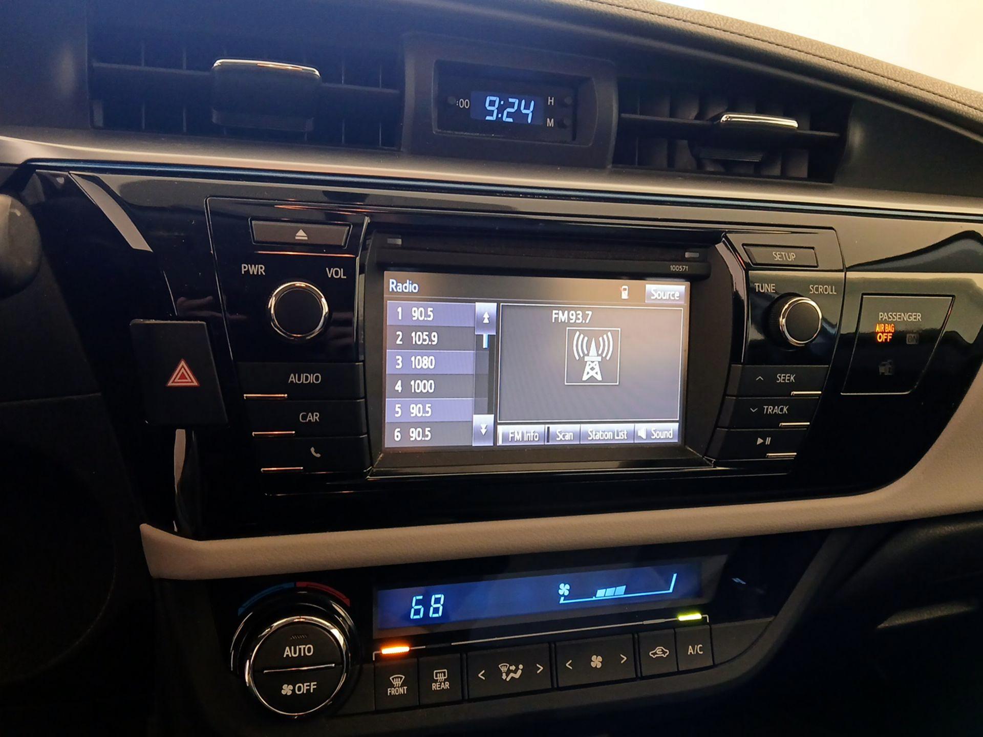 Thumbnail: 2016 Toyota Corolla - 15
