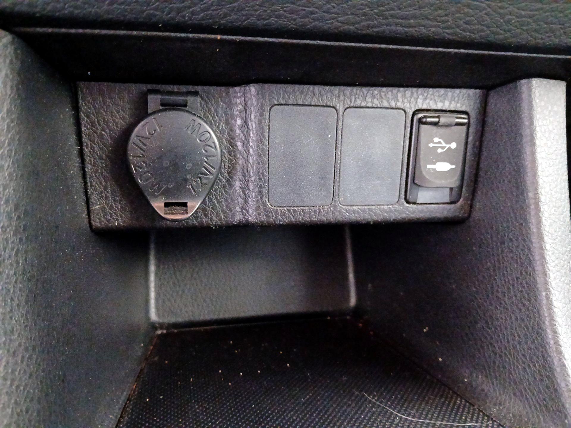 Thumbnail: 2016 Toyota Corolla - 18