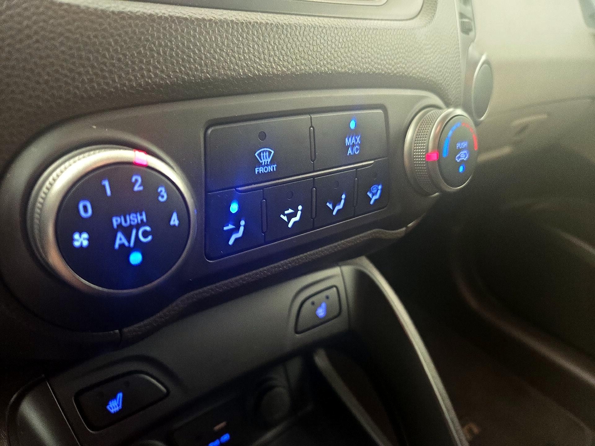 Thumbnail: 2015 Hyundai Tucson - 16