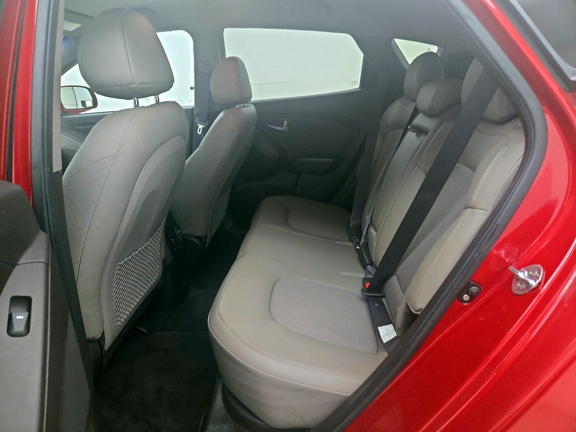 Thumbnail: 2015 Hyundai Tucson - 19
