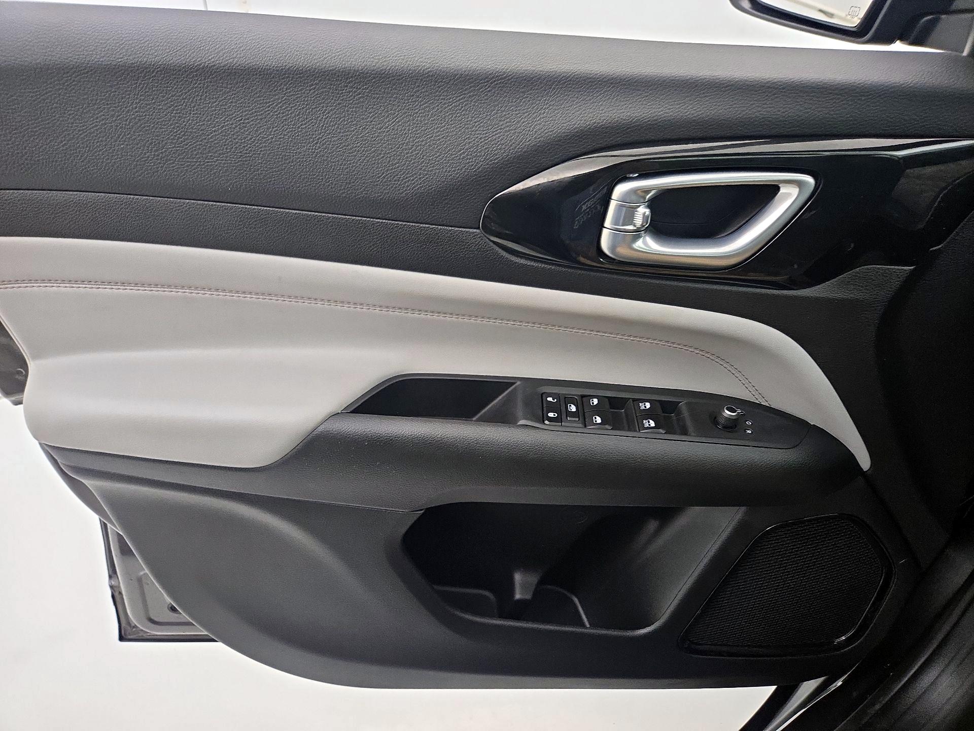 Thumbnail: 2023 Jeep Compass - 12