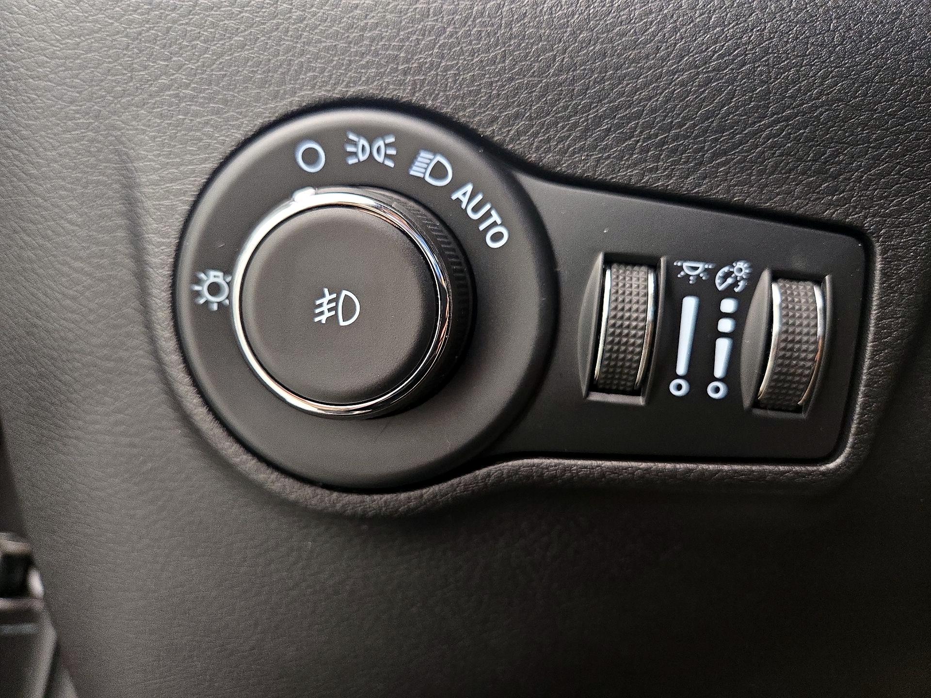Thumbnail: 2023 Jeep Compass - 13