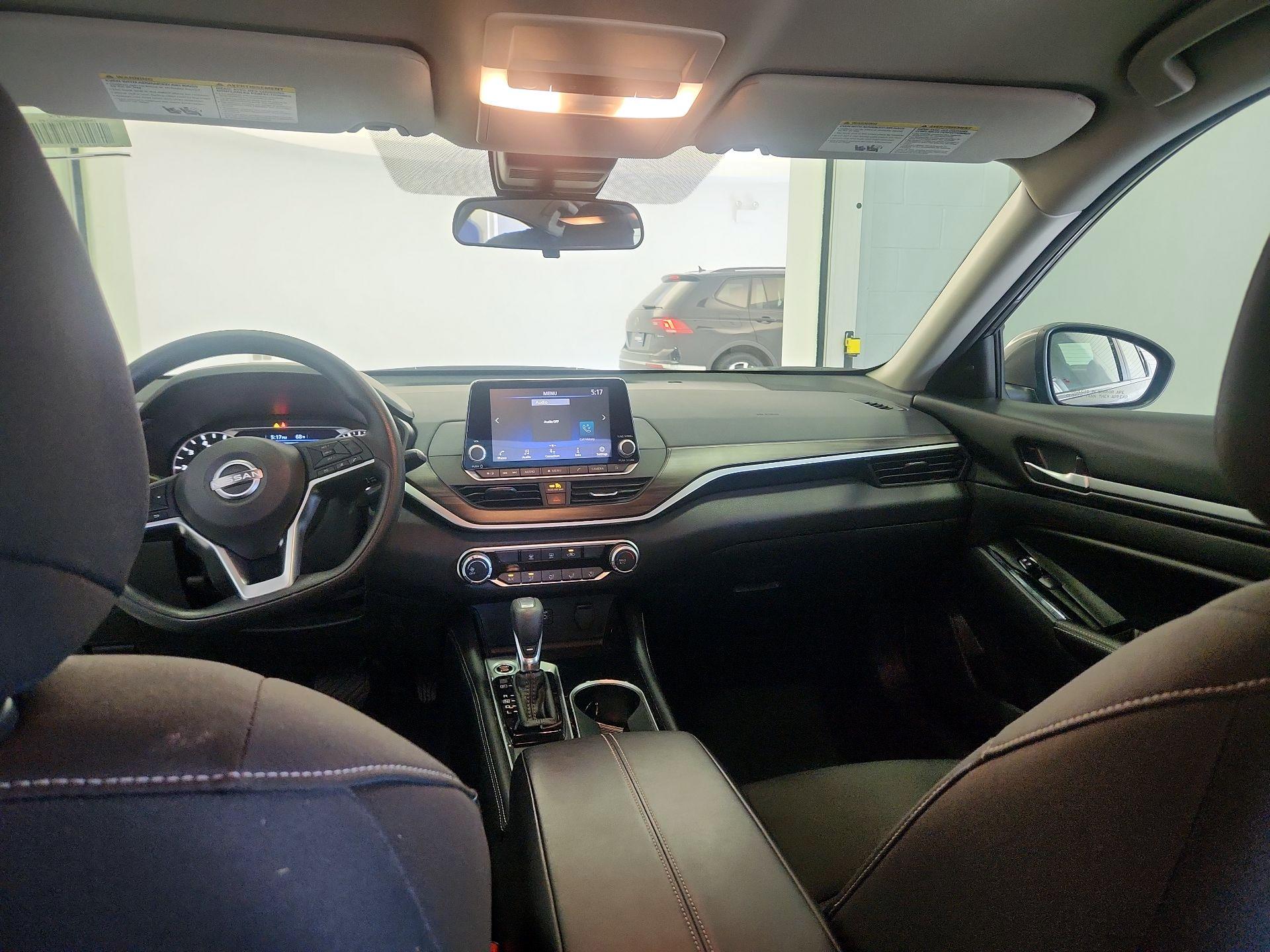 Thumbnail: 2023 Nissan Altima - 9