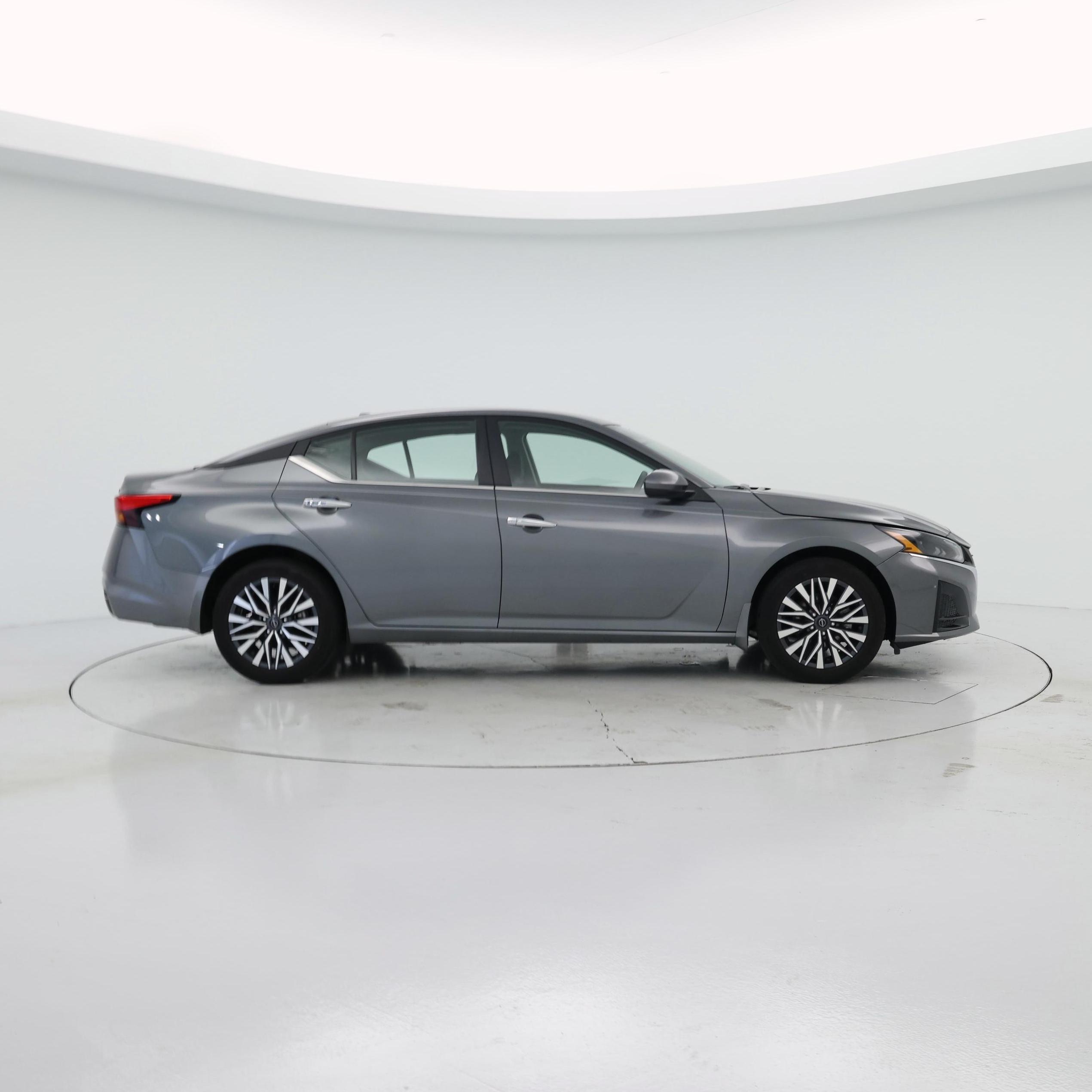 Thumbnail: 2023 Nissan Altima - 7