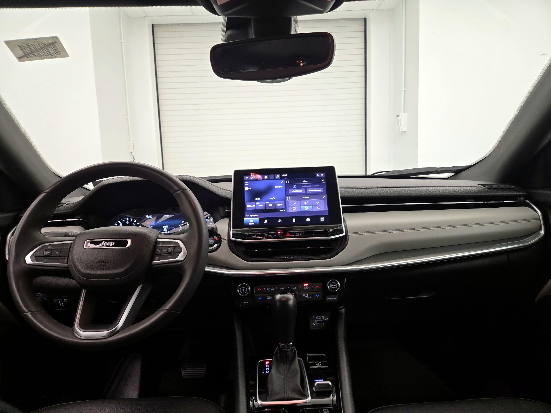 Thumbnail: 2023 Jeep Compass - 9