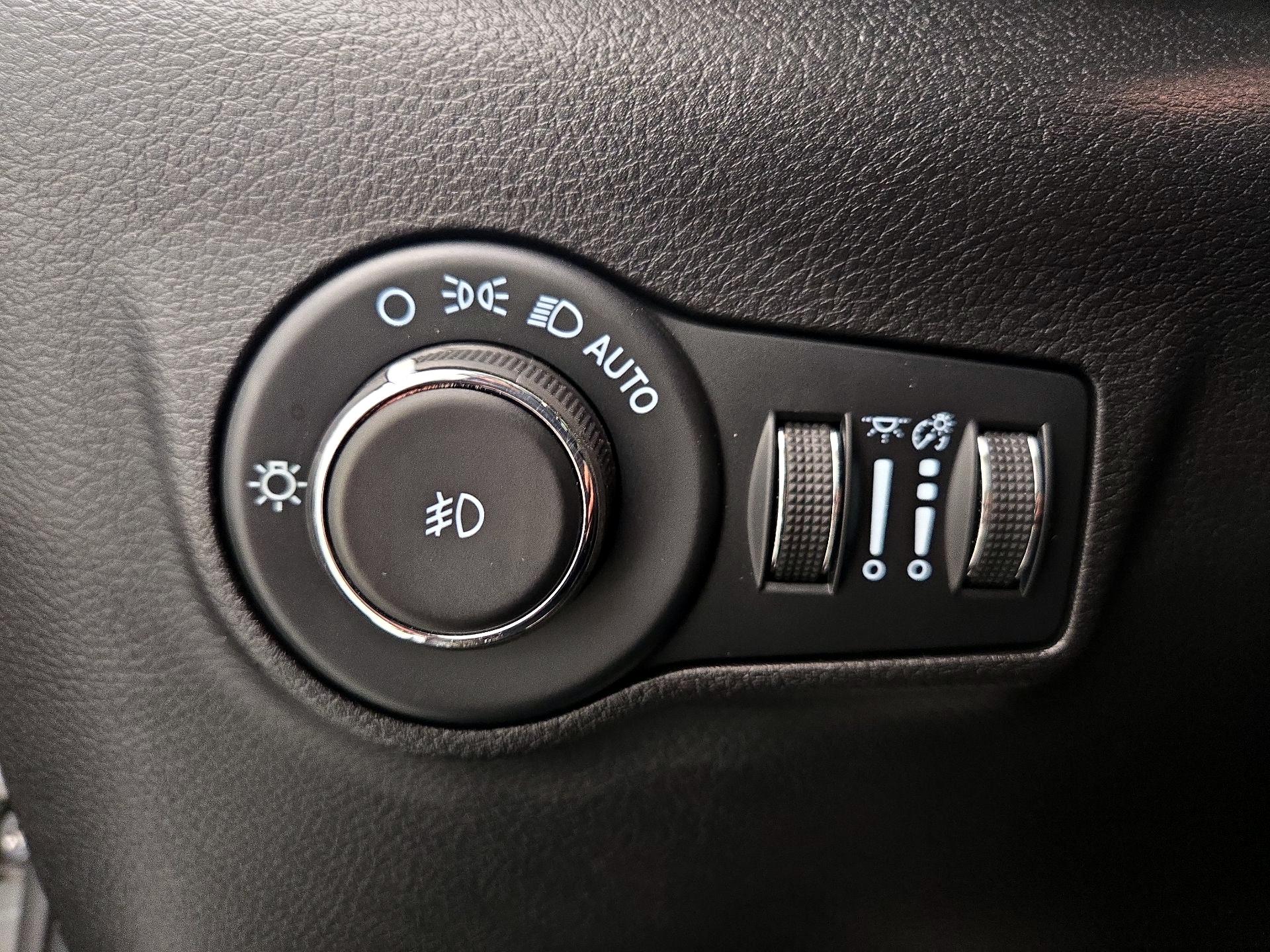 Thumbnail: 2023 Jeep Compass - 13