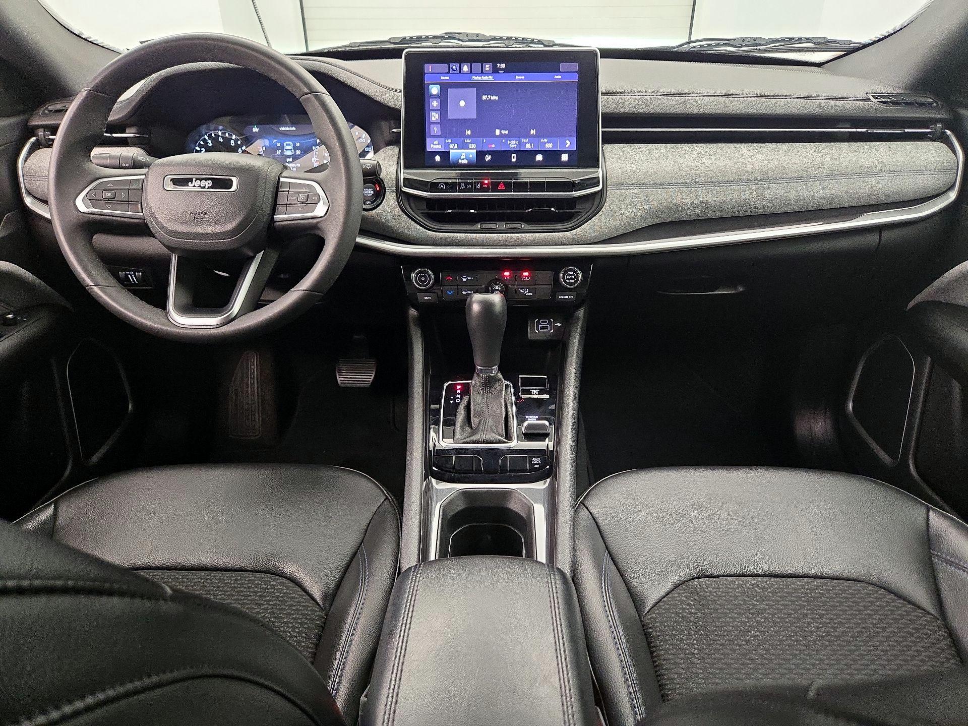 Thumbnail: 2023 Jeep Compass - 9