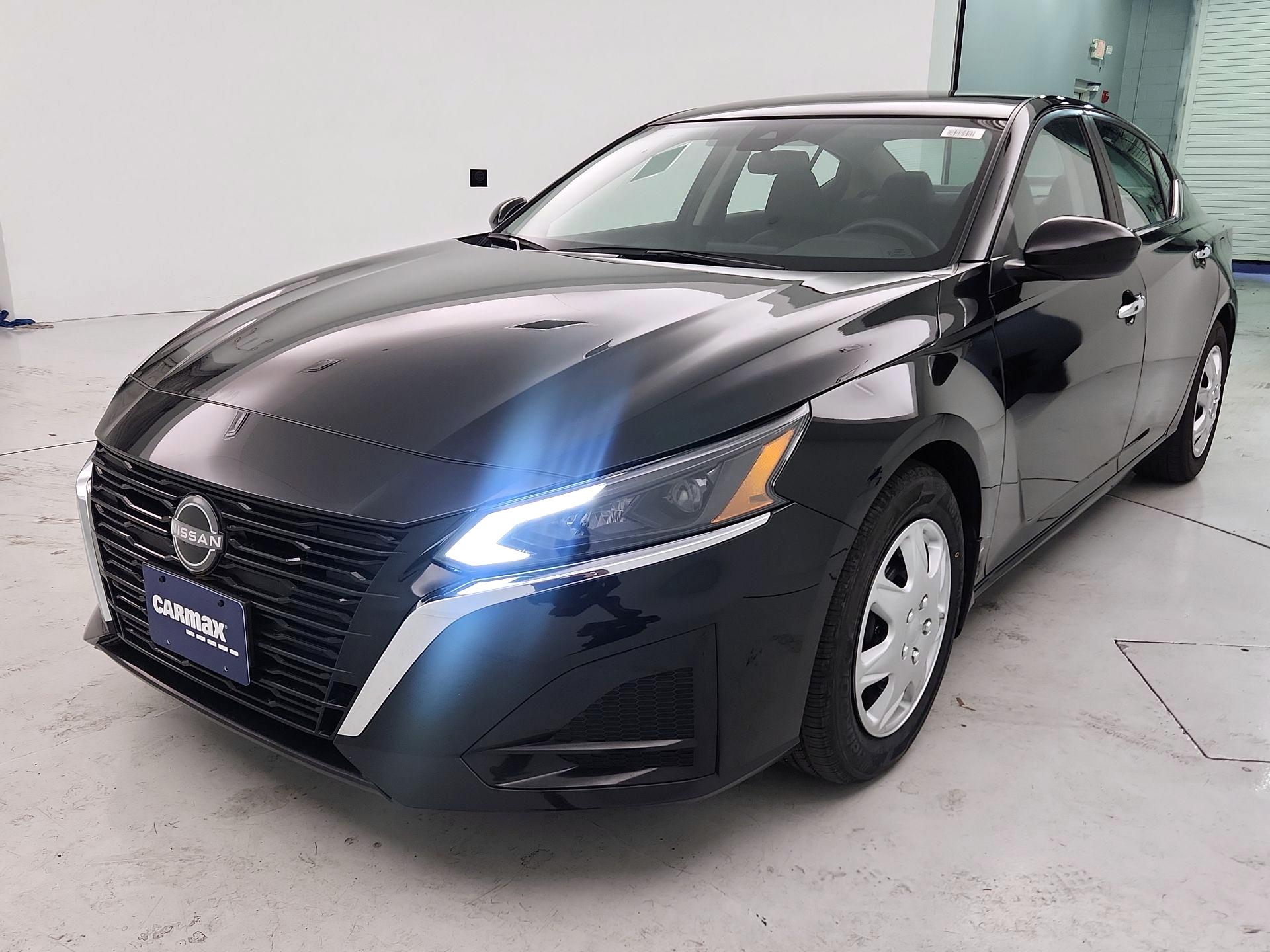 Thumbnail: 2023 Nissan Altima - 3