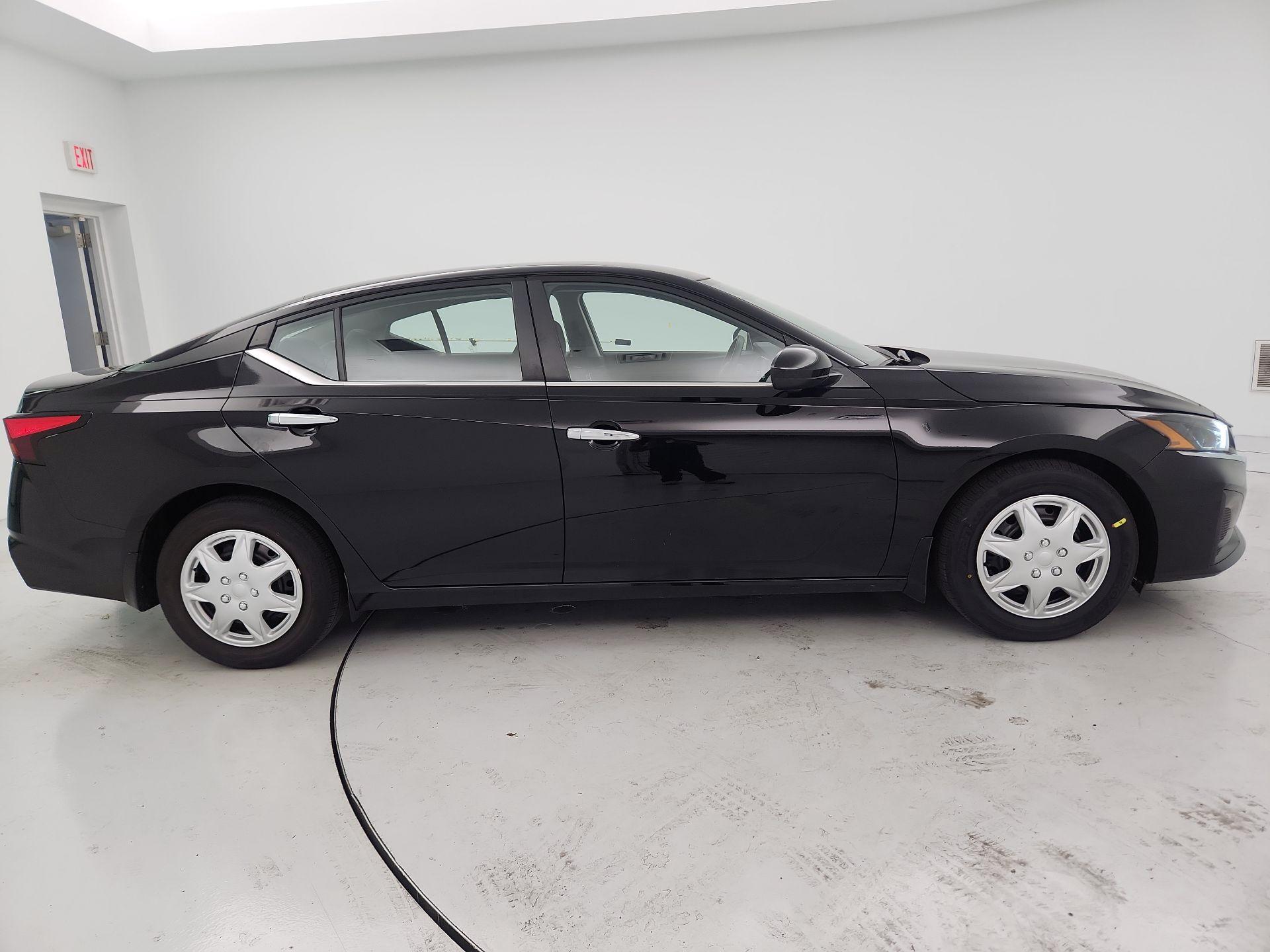 Thumbnail: 2023 Nissan Altima - 4