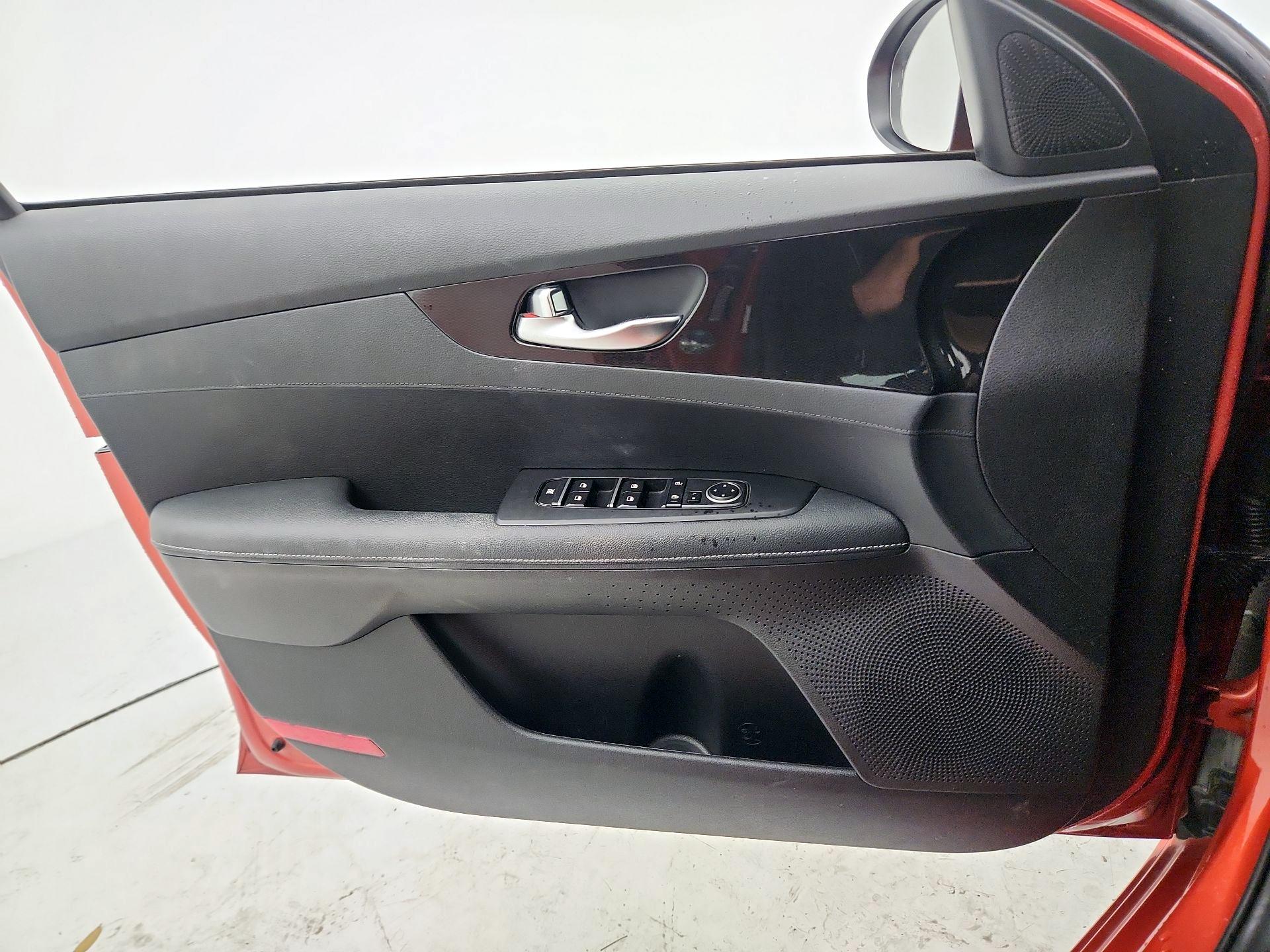 Thumbnail: 2023 Kia Forte - 12
