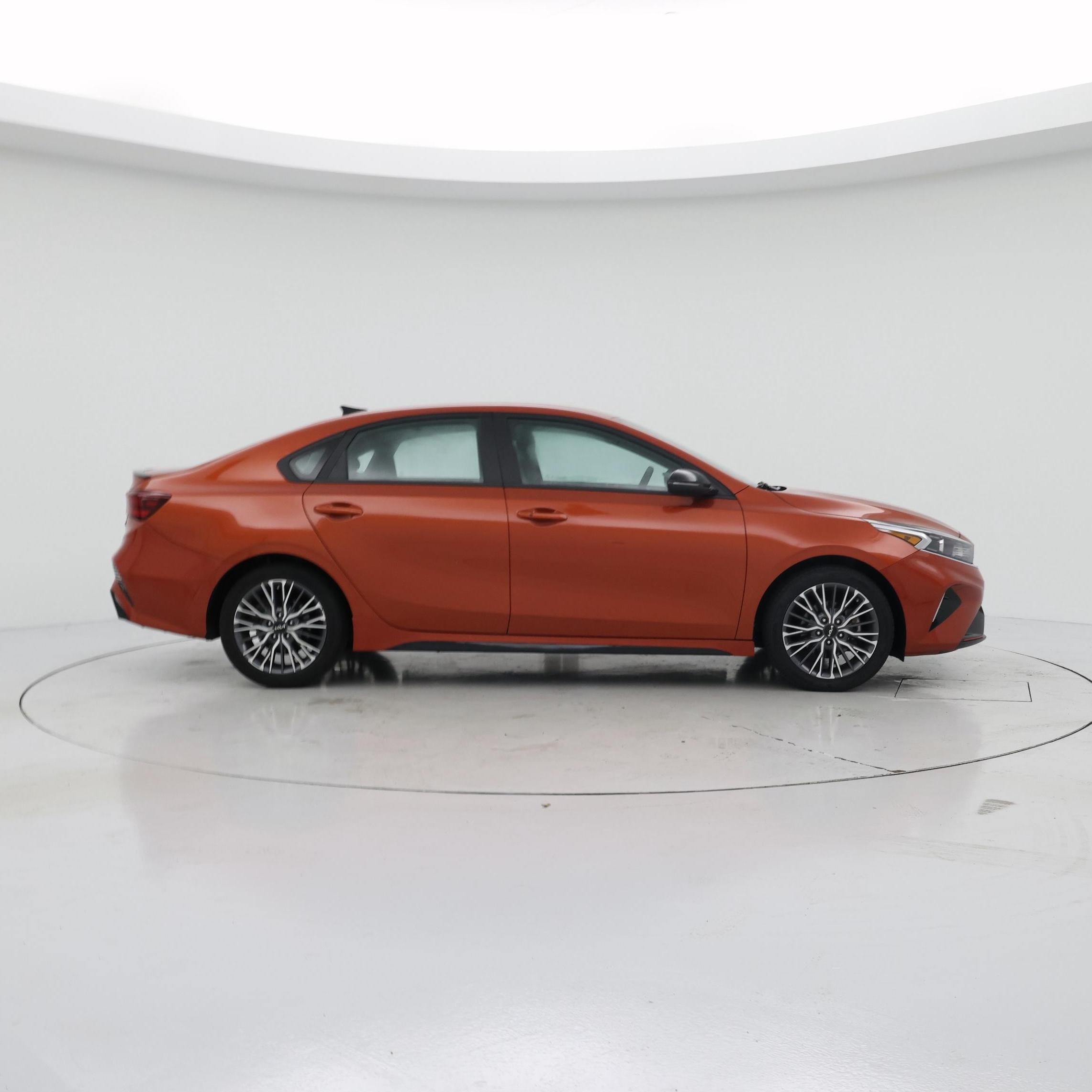 Thumbnail: 2023 Kia Forte - 7