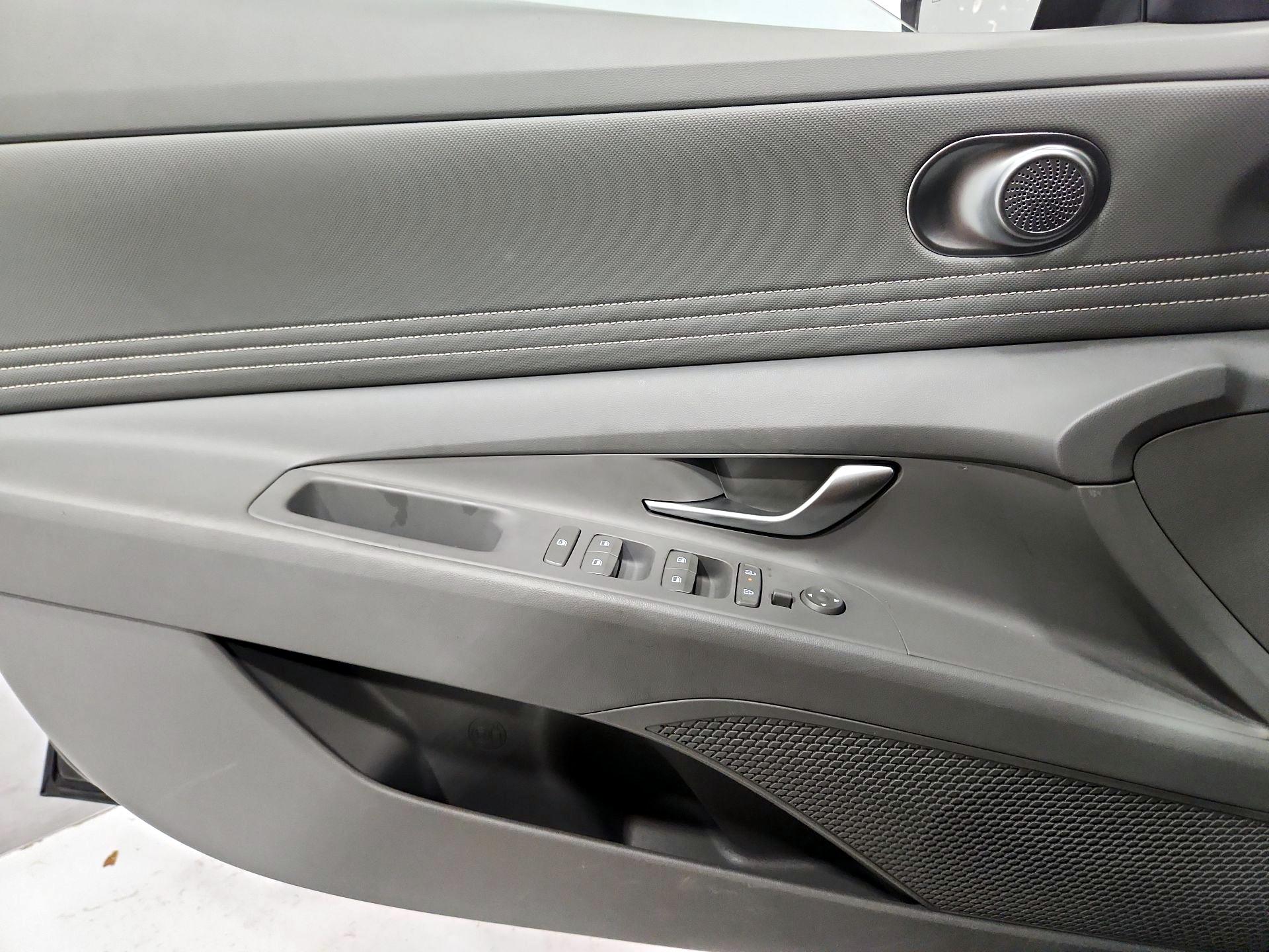 Thumbnail: 2025 Hyundai Elantra - 12